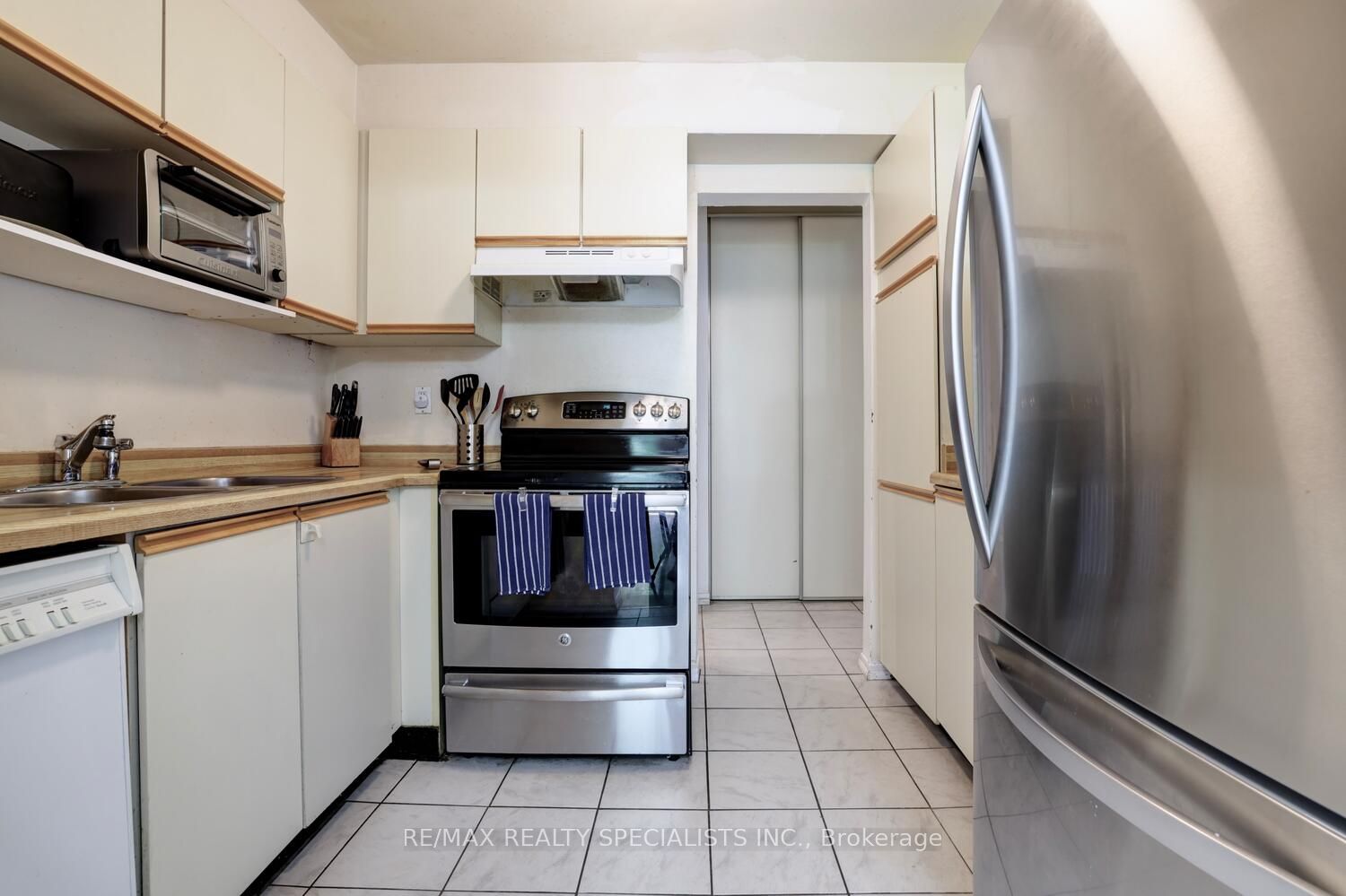 3125 Fifth Line W 64 Property Photo 11