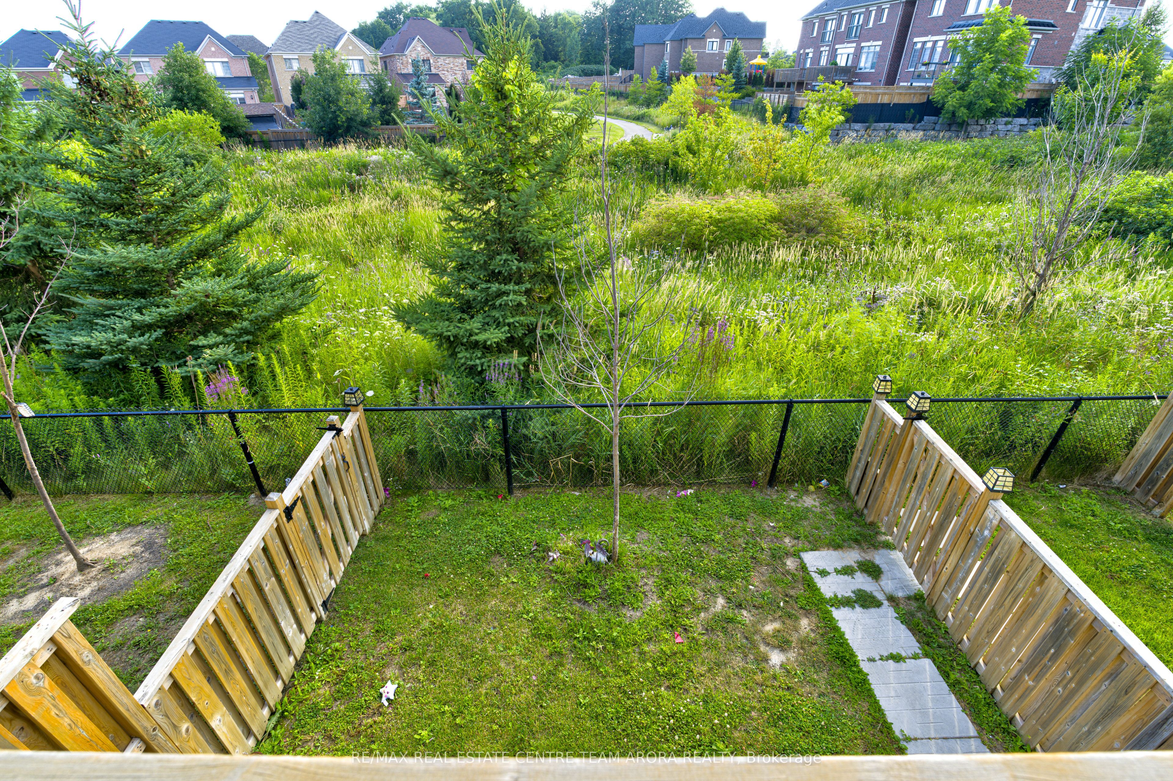 50 Edinburgh Drive 71 Property Photo 37