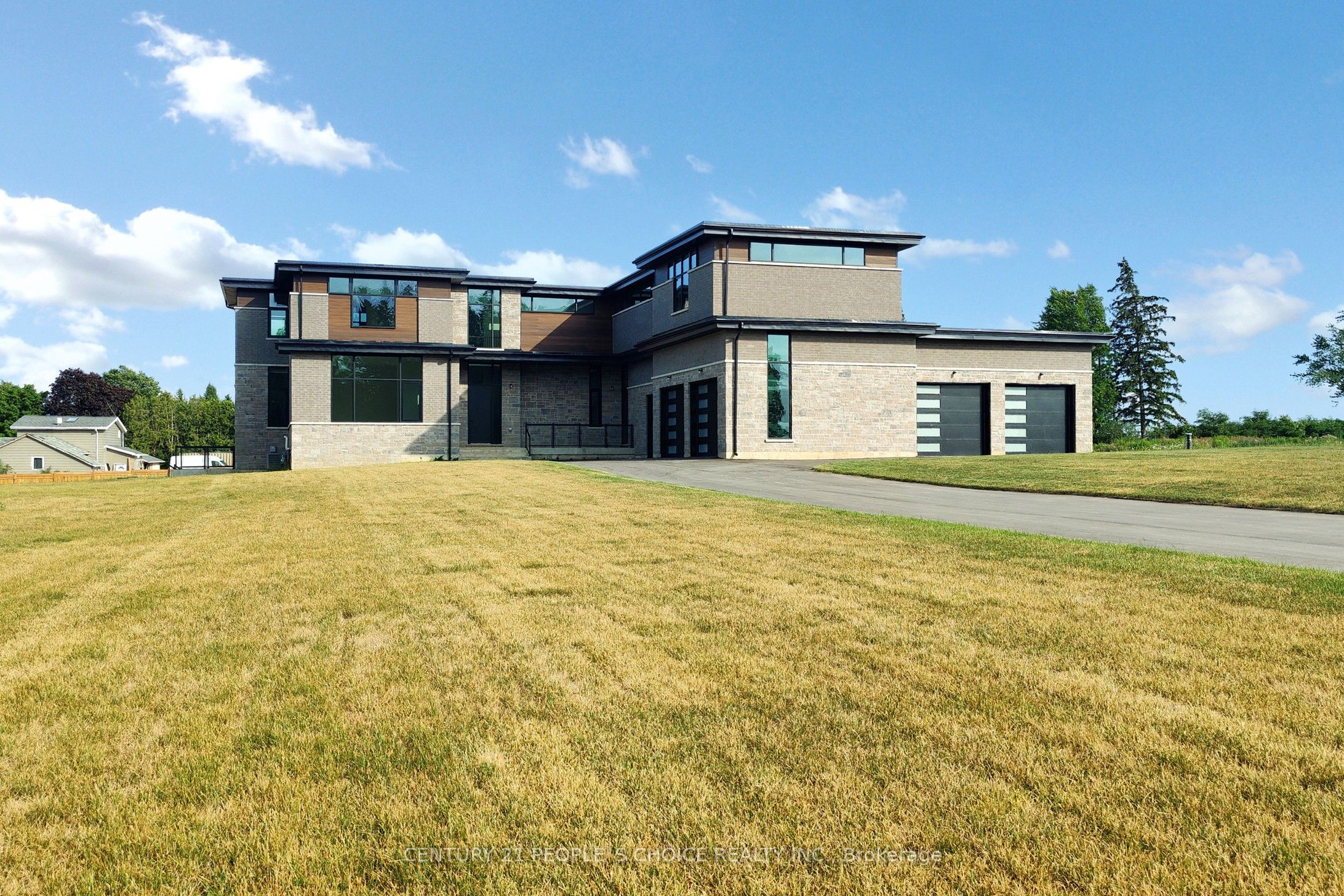 14 Sugarbush Court Property Photo 1