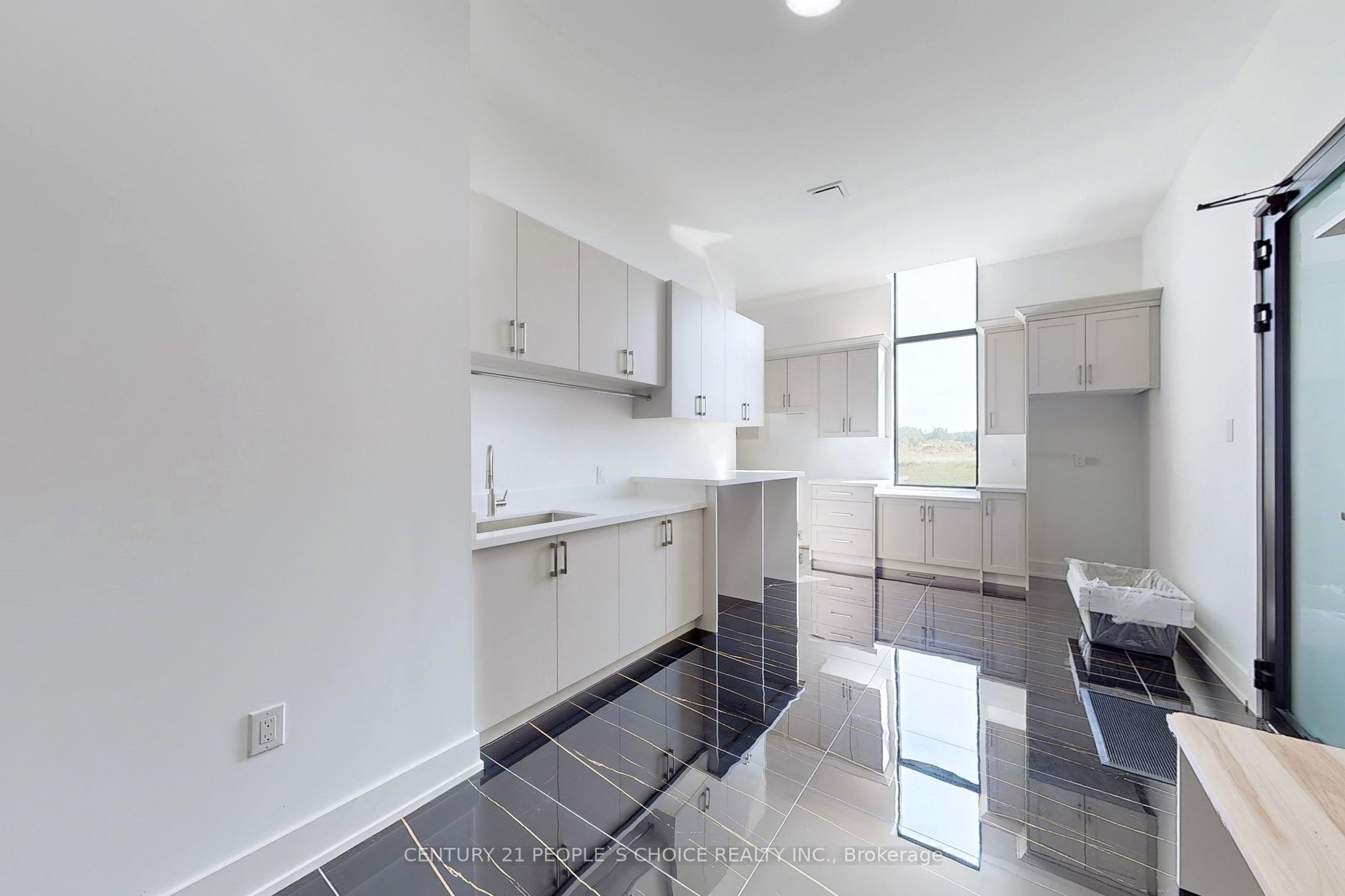 14 Sugarbush Court Property Photo 9