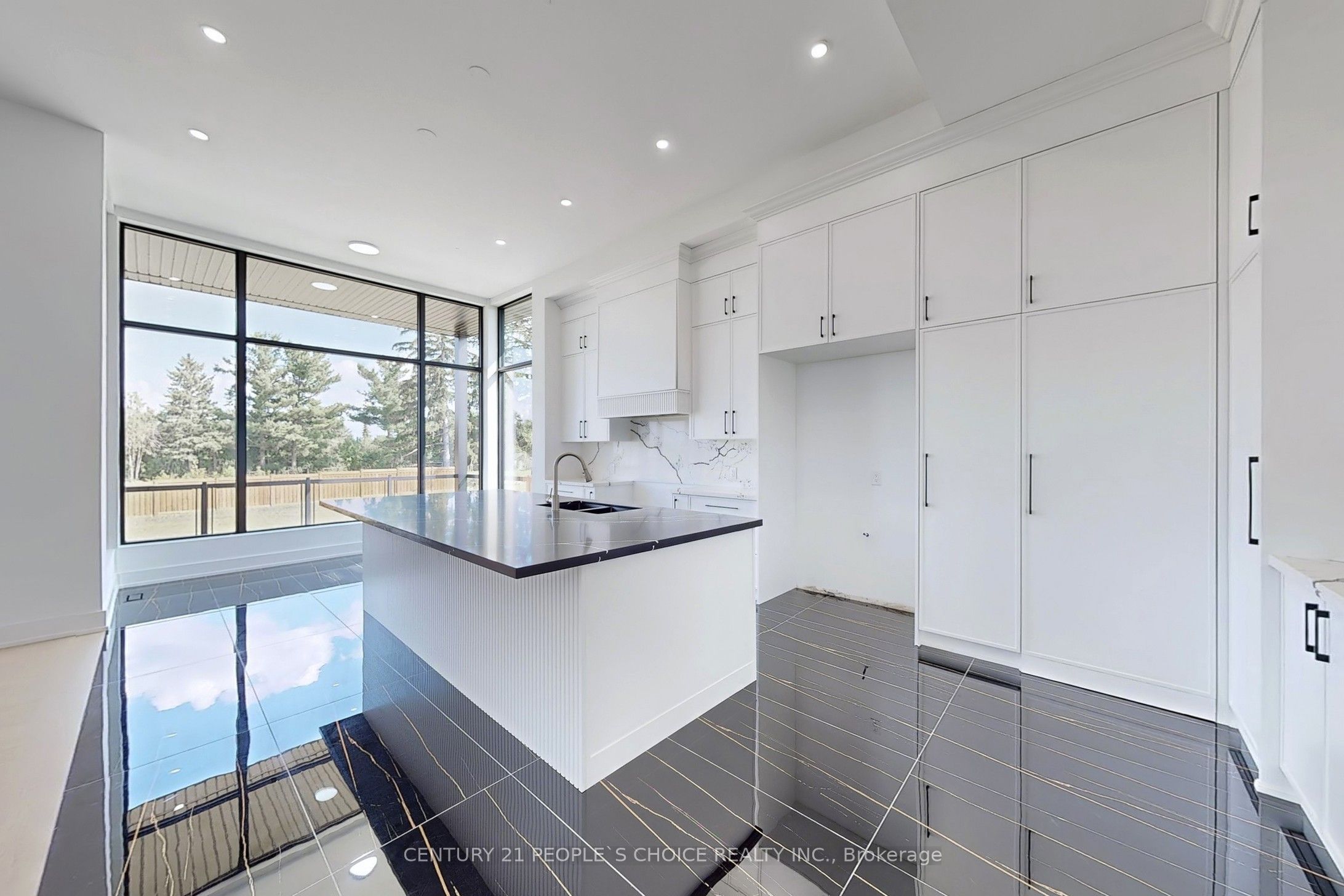 14 Sugarbush Court Property Photo 10
