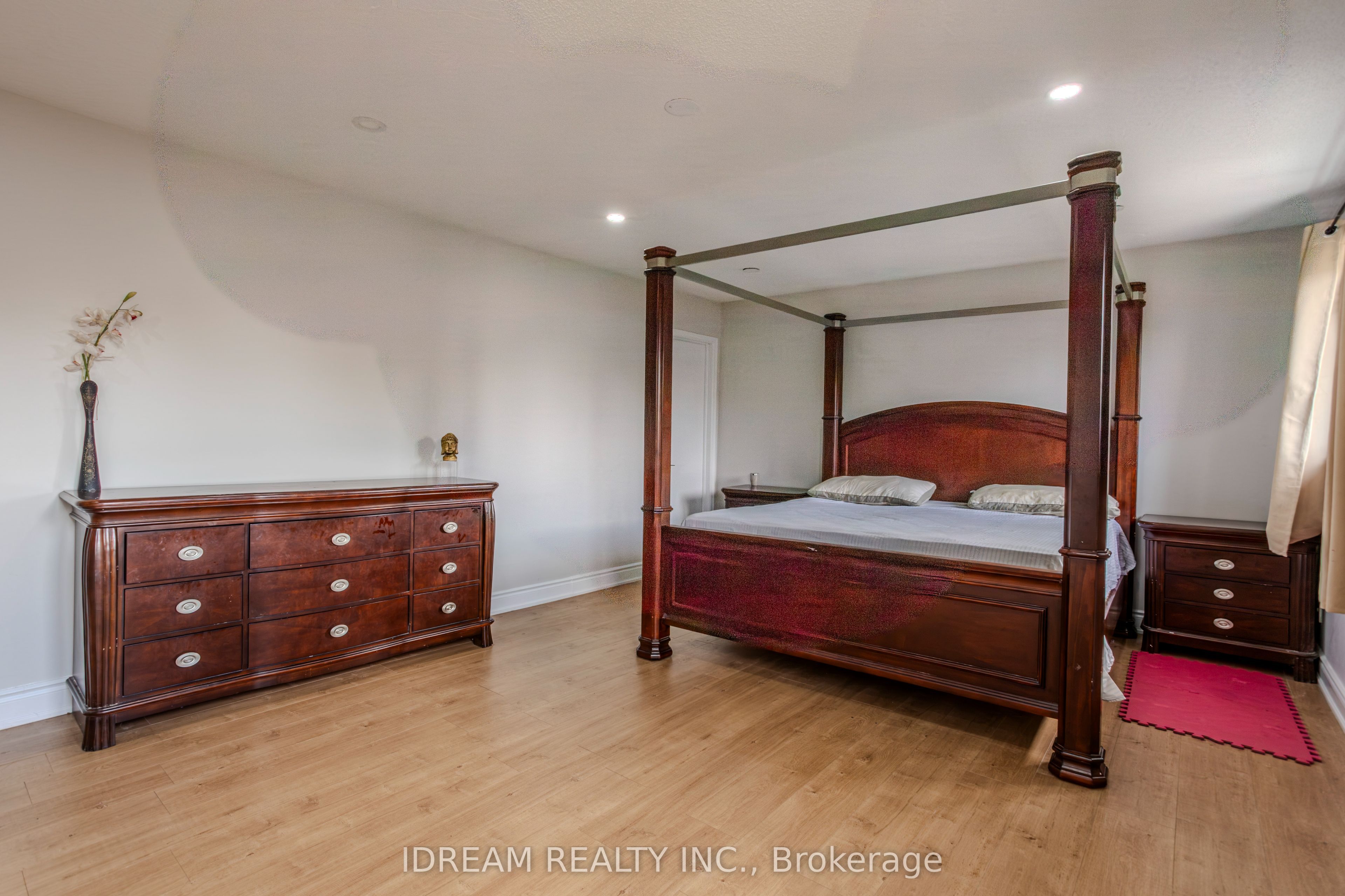 200 Springbrooke Crescent Upper Property Photo 23