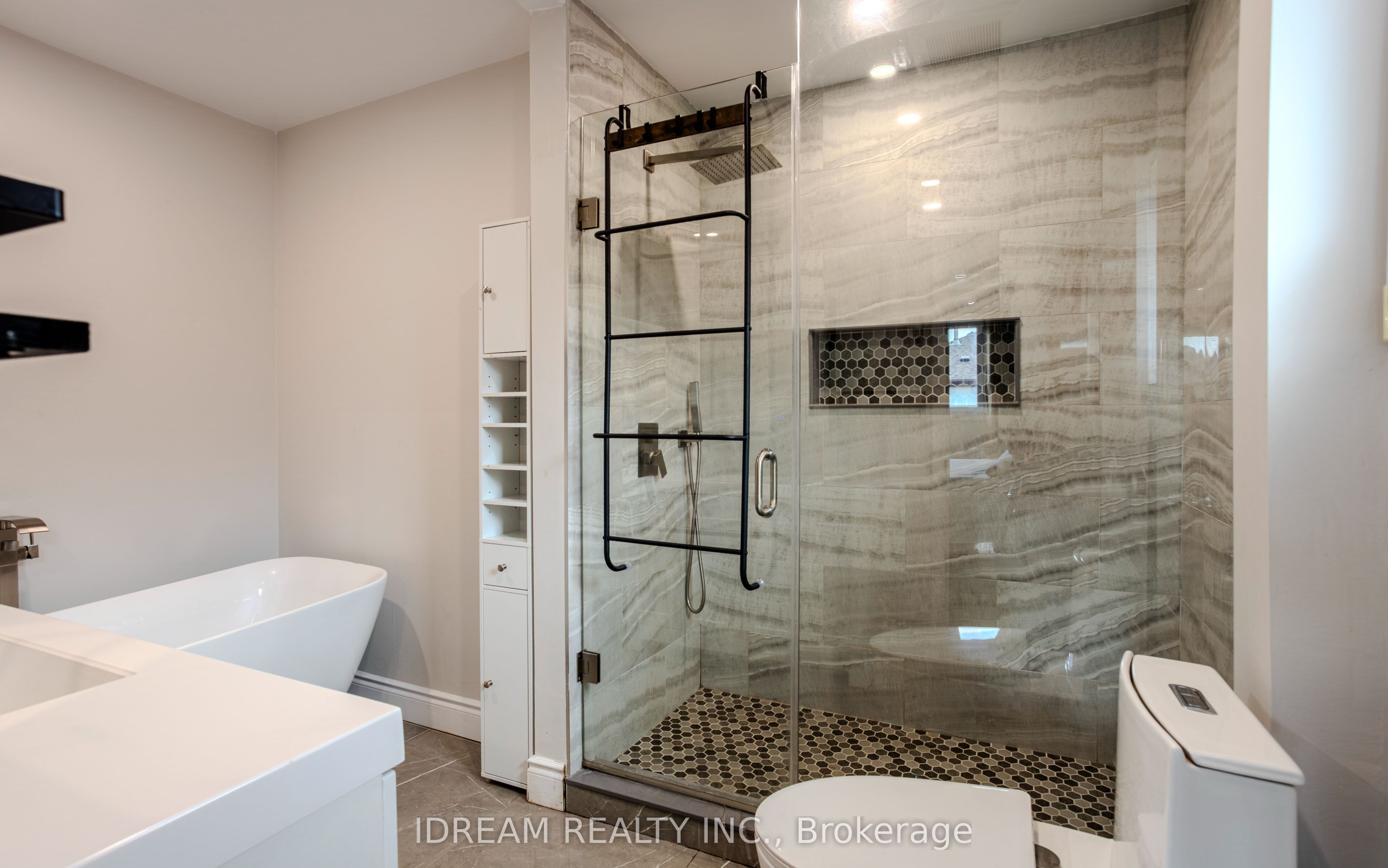 200 Springbrooke Crescent Upper Property Photo 24