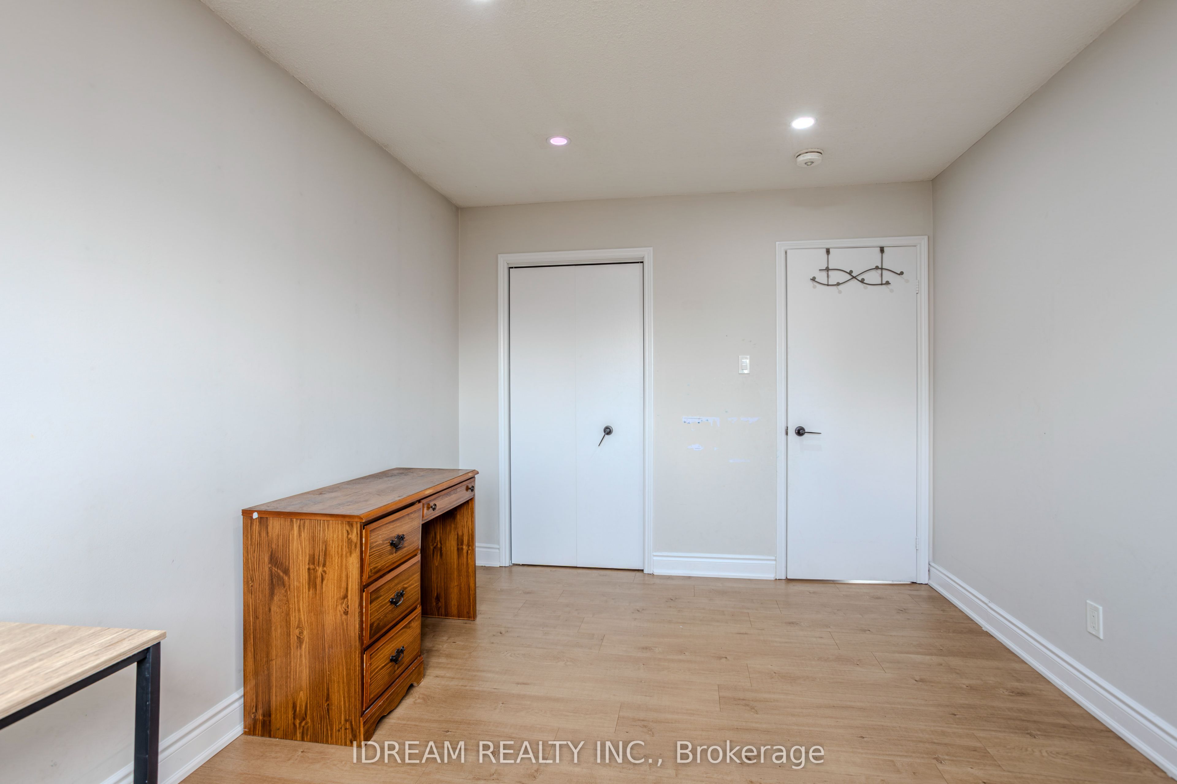 200 Springbrooke Crescent Upper Property Photo 27
