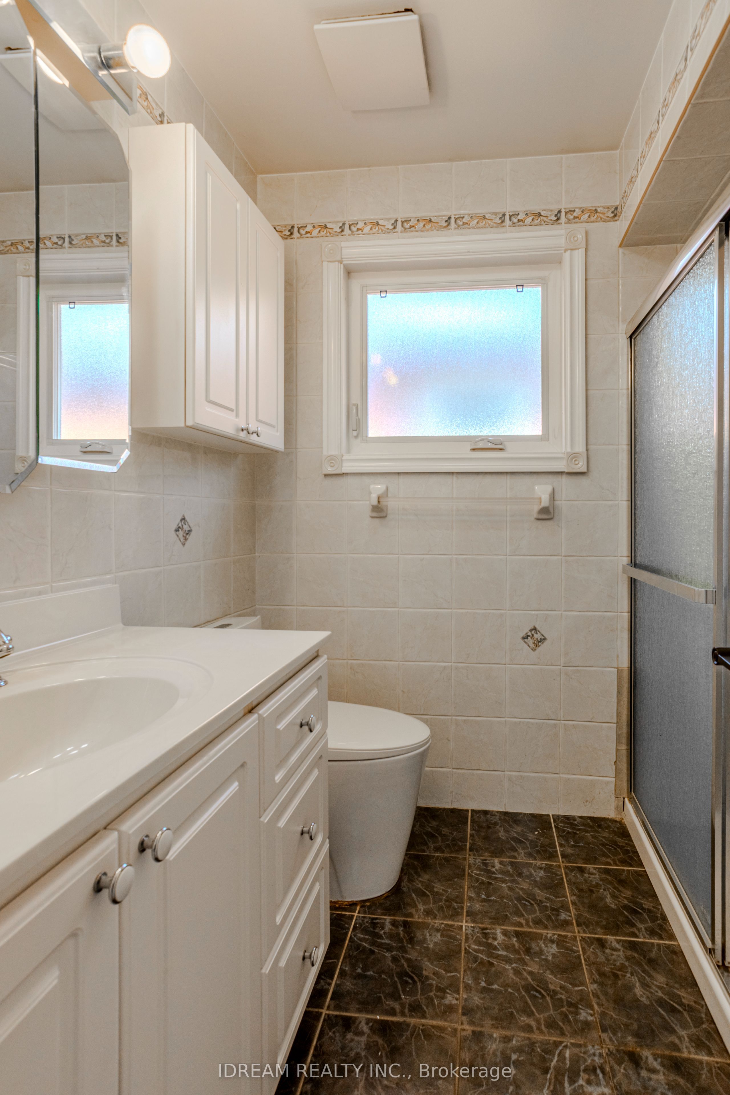 200 Springbrooke Crescent Upper Property Photo 33