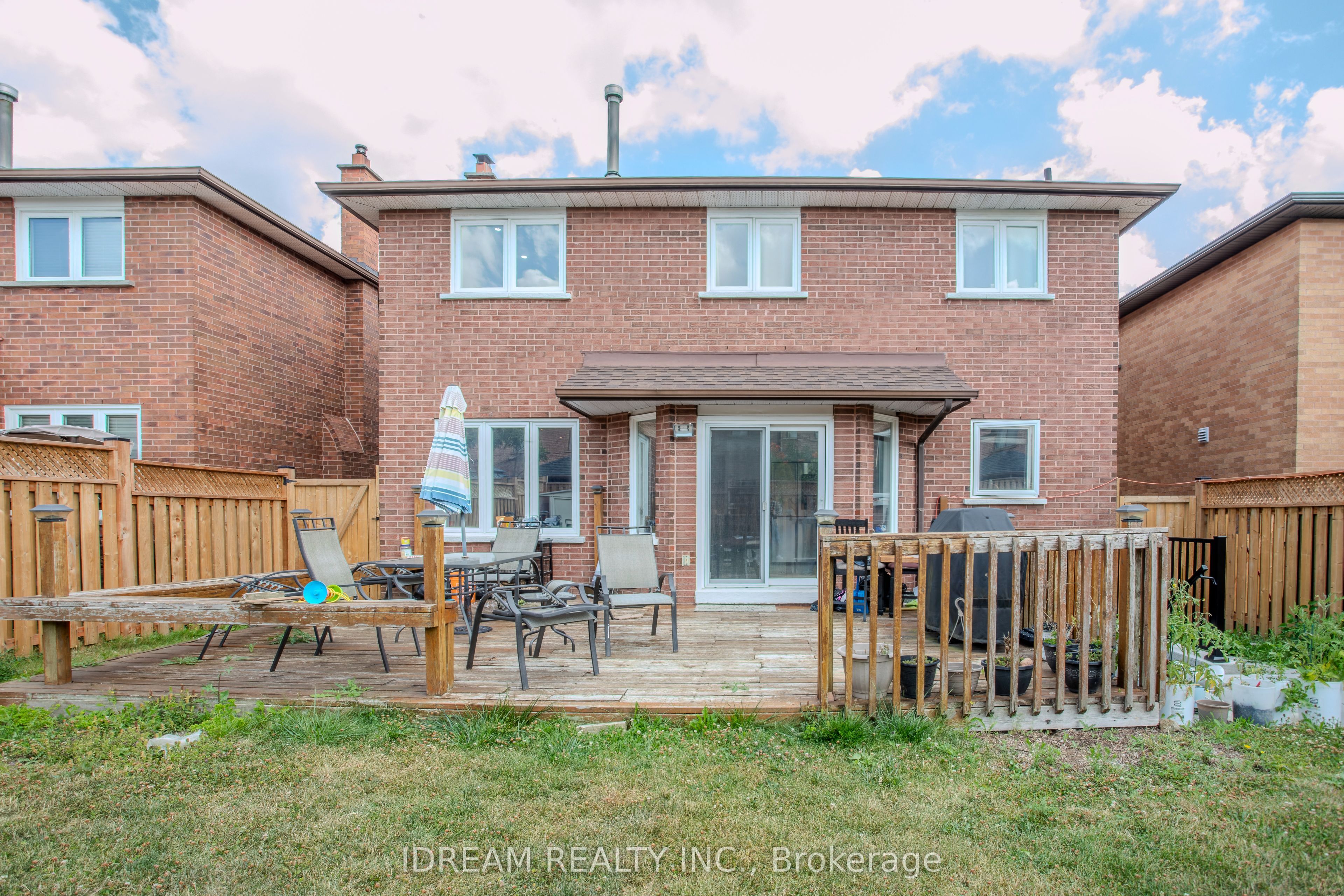 200 Springbrooke Crescent Upper Property Photo 37