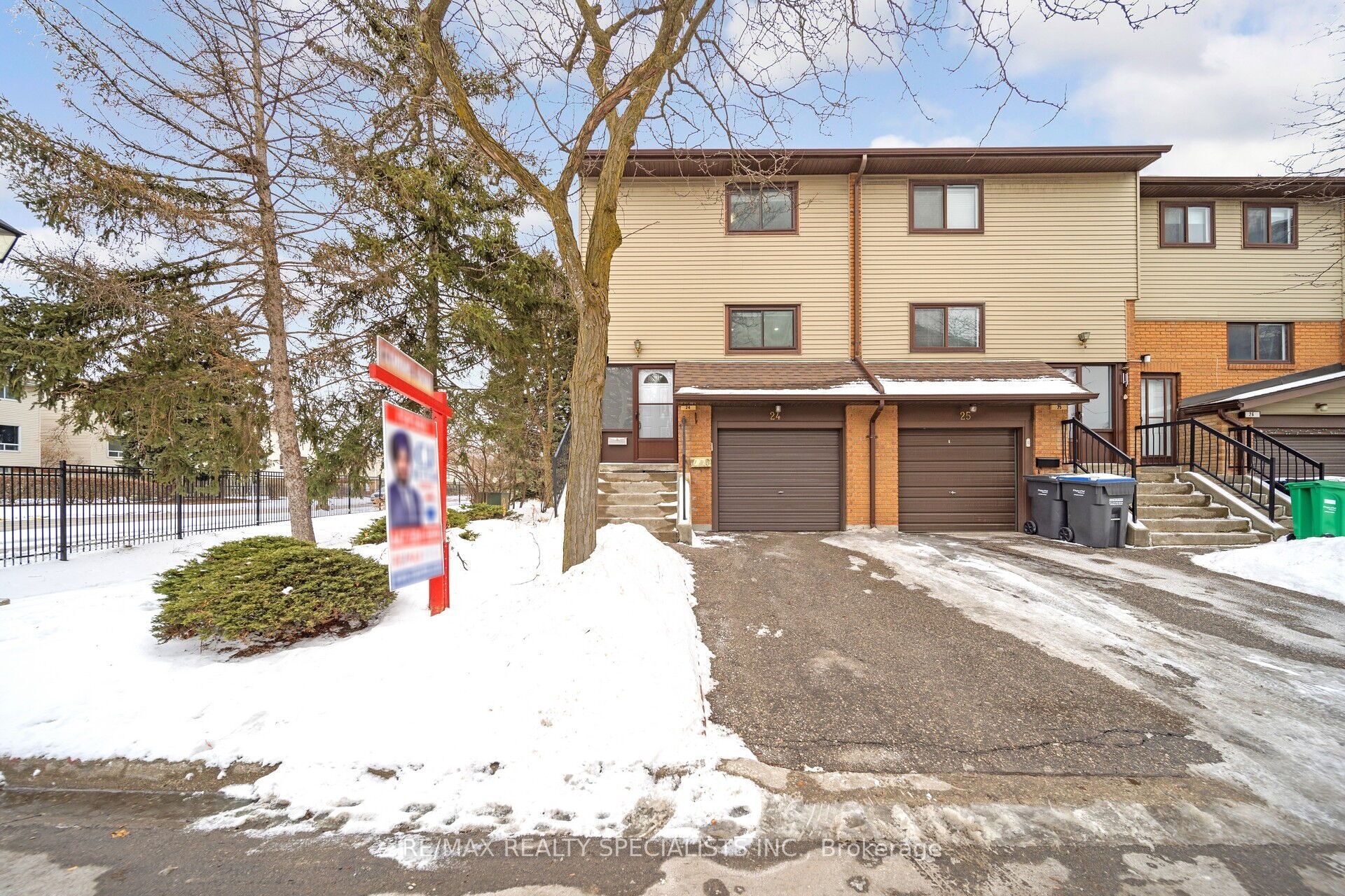 24 Carleton Place Property Photo 1