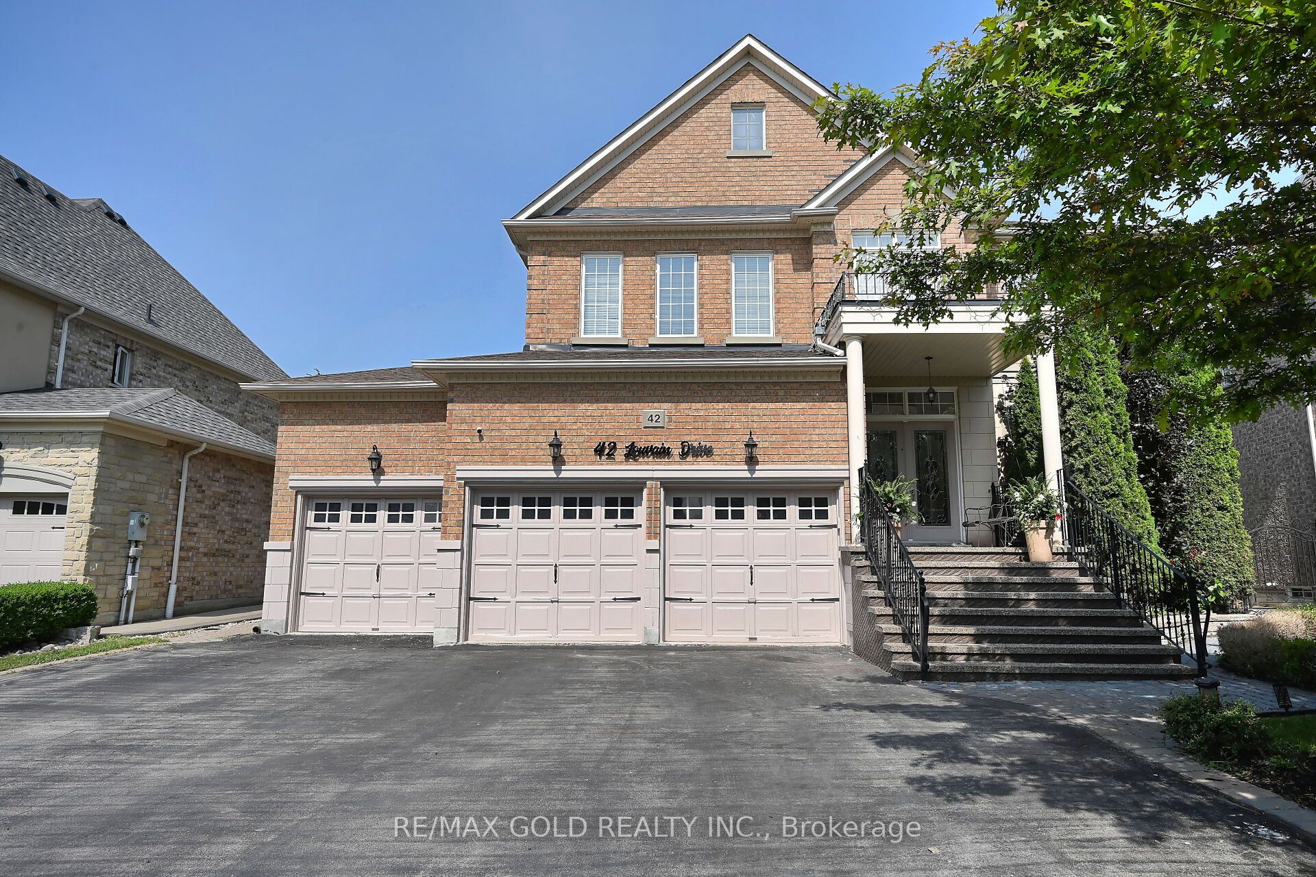 42 Louvain Drive Property Photo 2