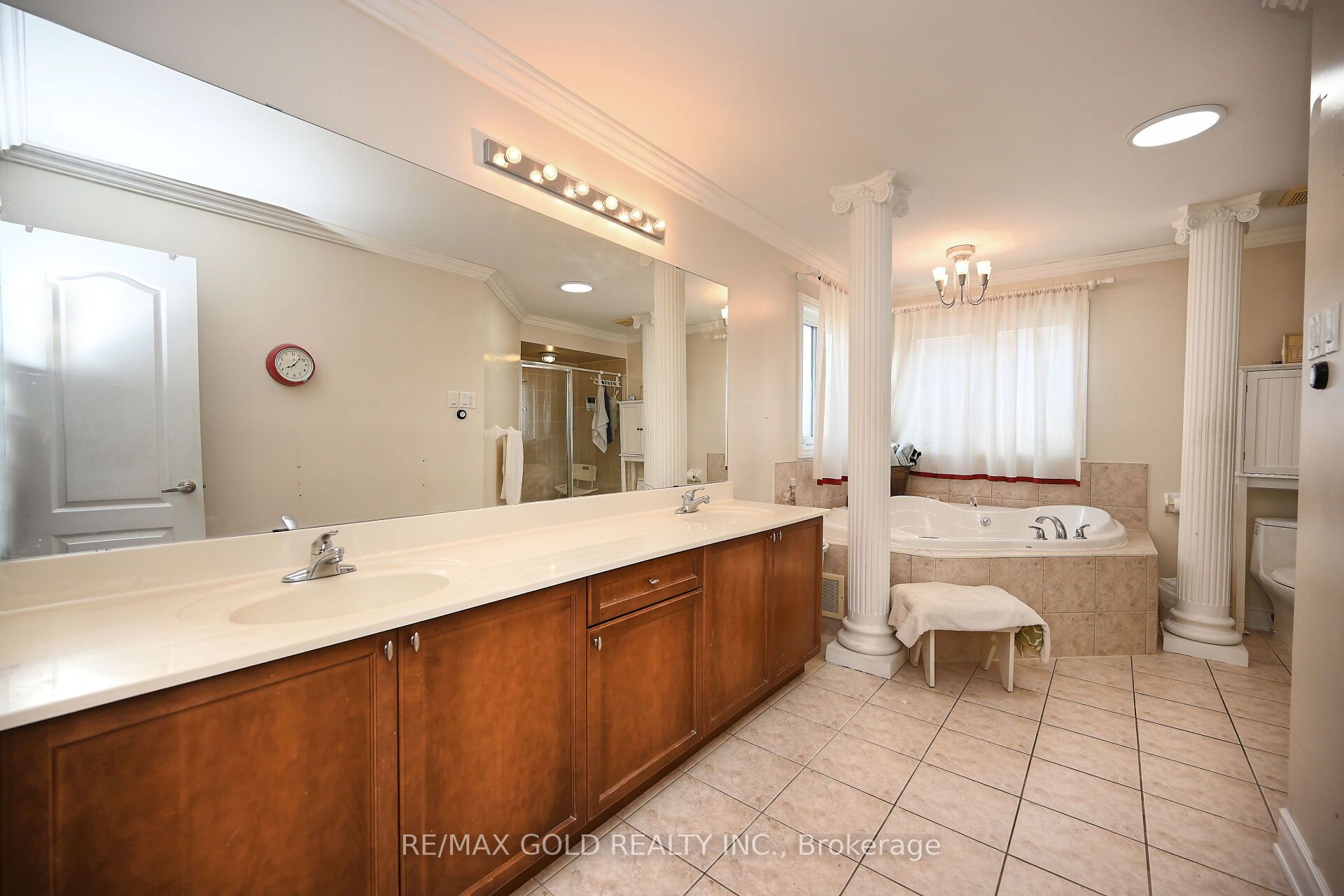 42 Louvain Drive Property Photo 32