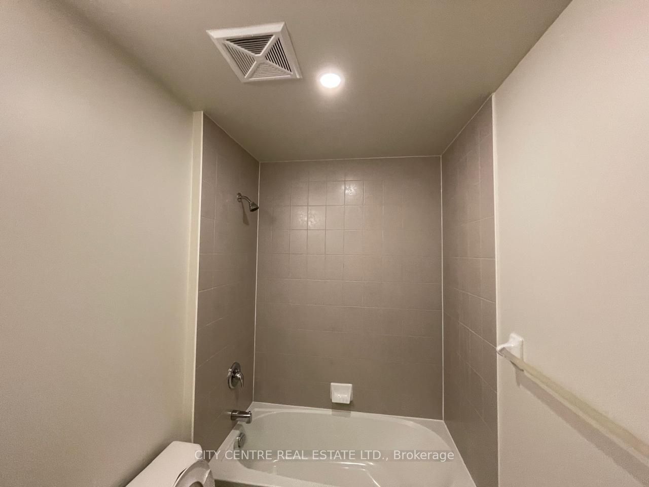 38 Annie Craig Drive 904 Property Photo 23