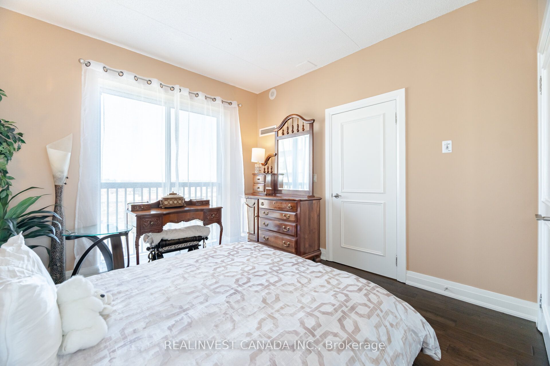2737 Keele Street 905 Property Photo 16