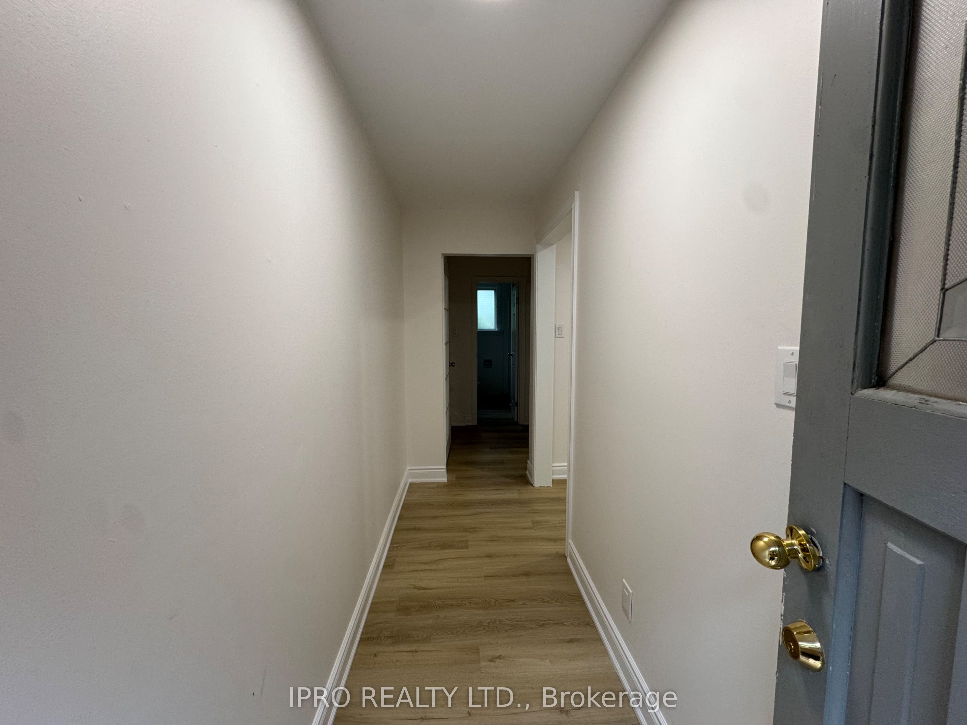 2069 Thornlea Drive S Side Second Unit Property Photo 8