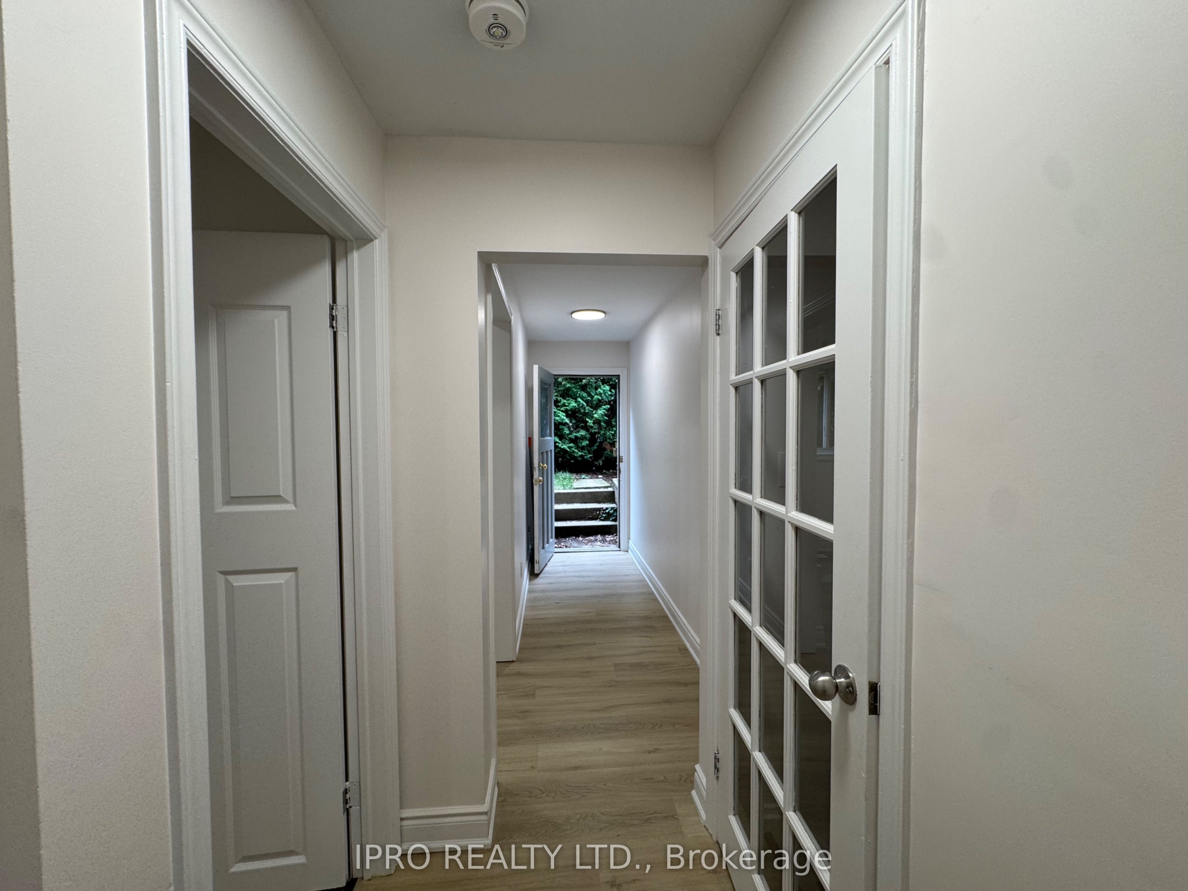 2069 Thornlea Drive S Side Second Unit Property Photo 13