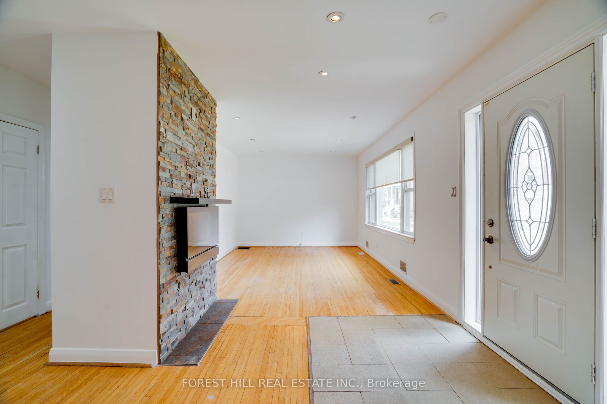 12 Glen Agar Drive Property Photo 3