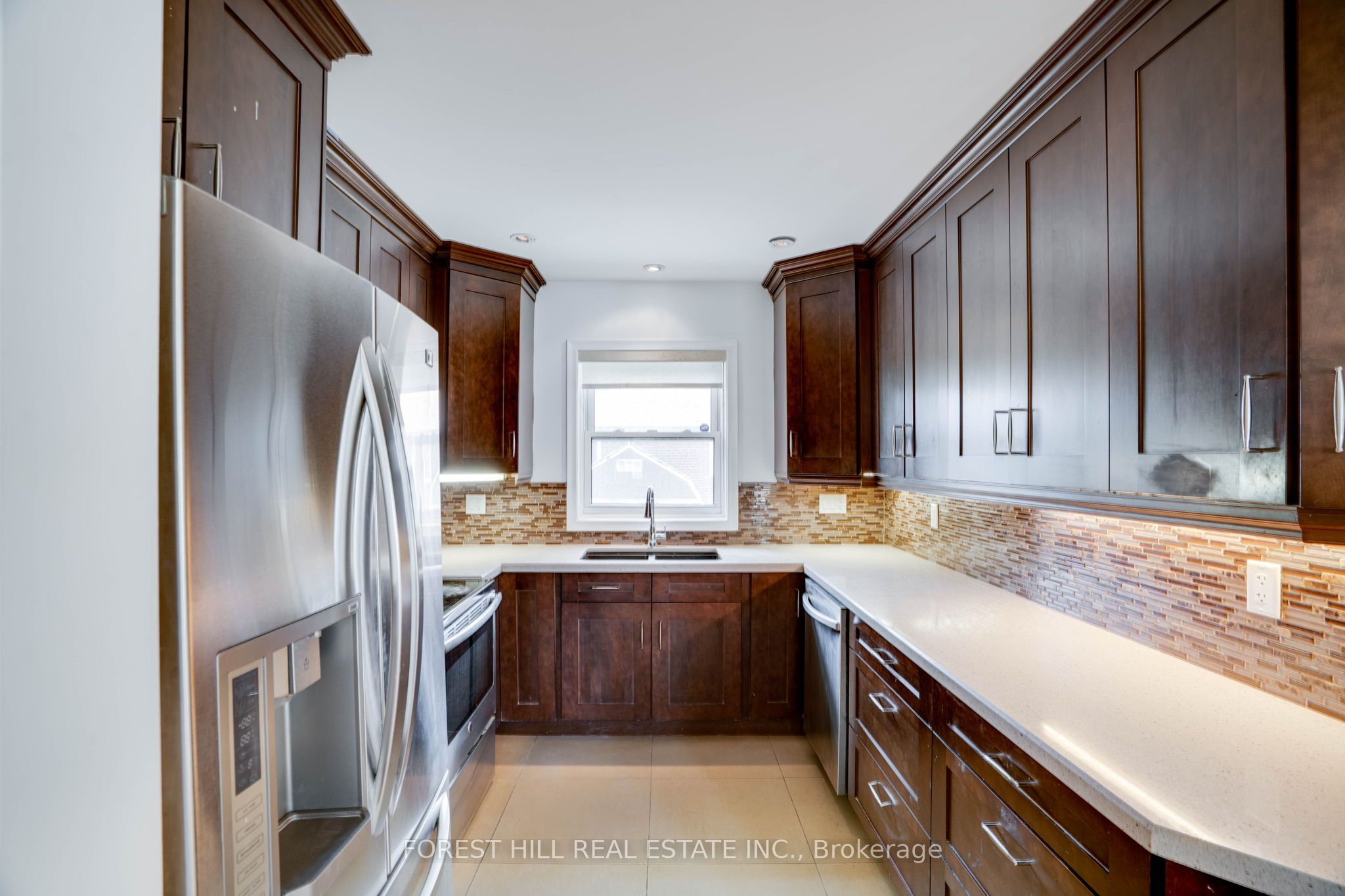 12 Glen Agar Drive Property Photo 4