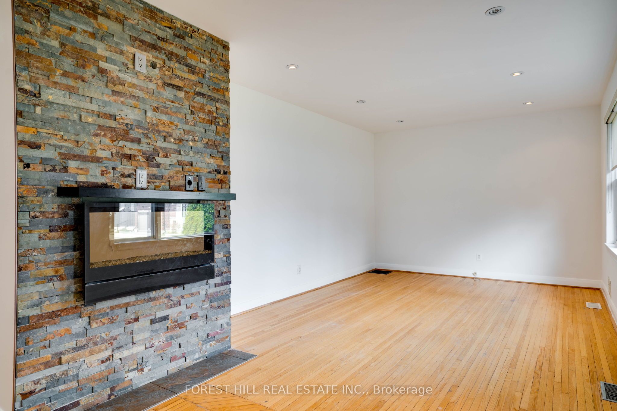 12 Glen Agar Drive Property Photo 6