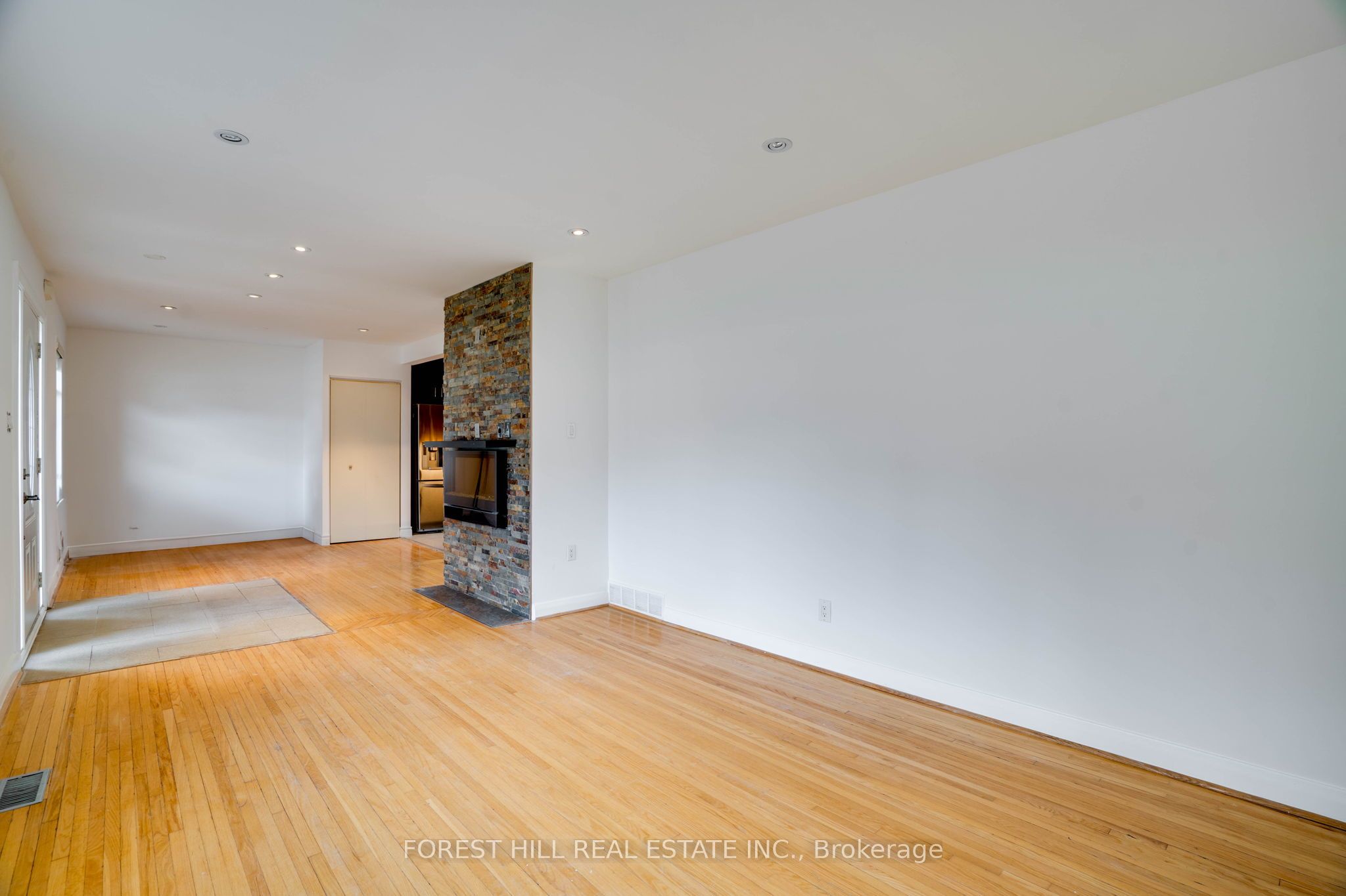 12 Glen Agar Drive Property Photo 7