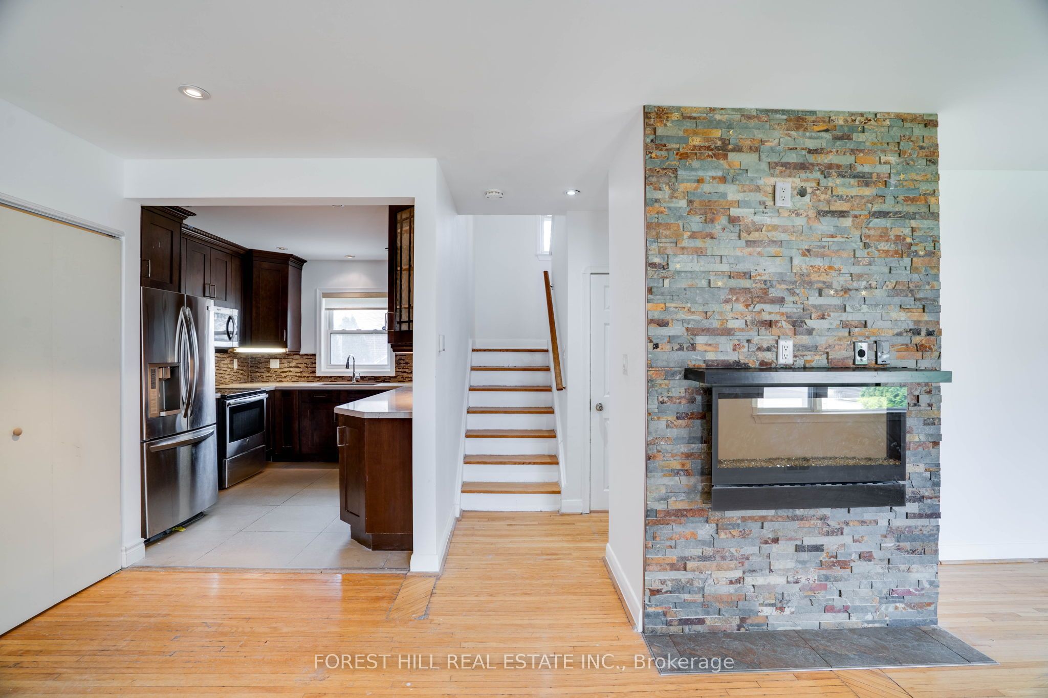 12 Glen Agar Drive Property Photo 8