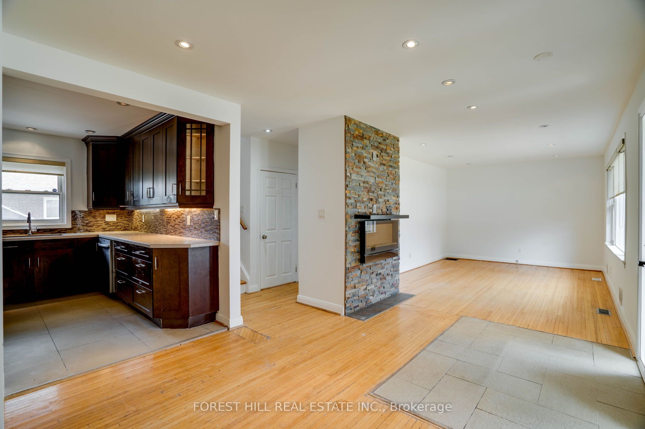 12 Glen Agar Drive Property Photo 9