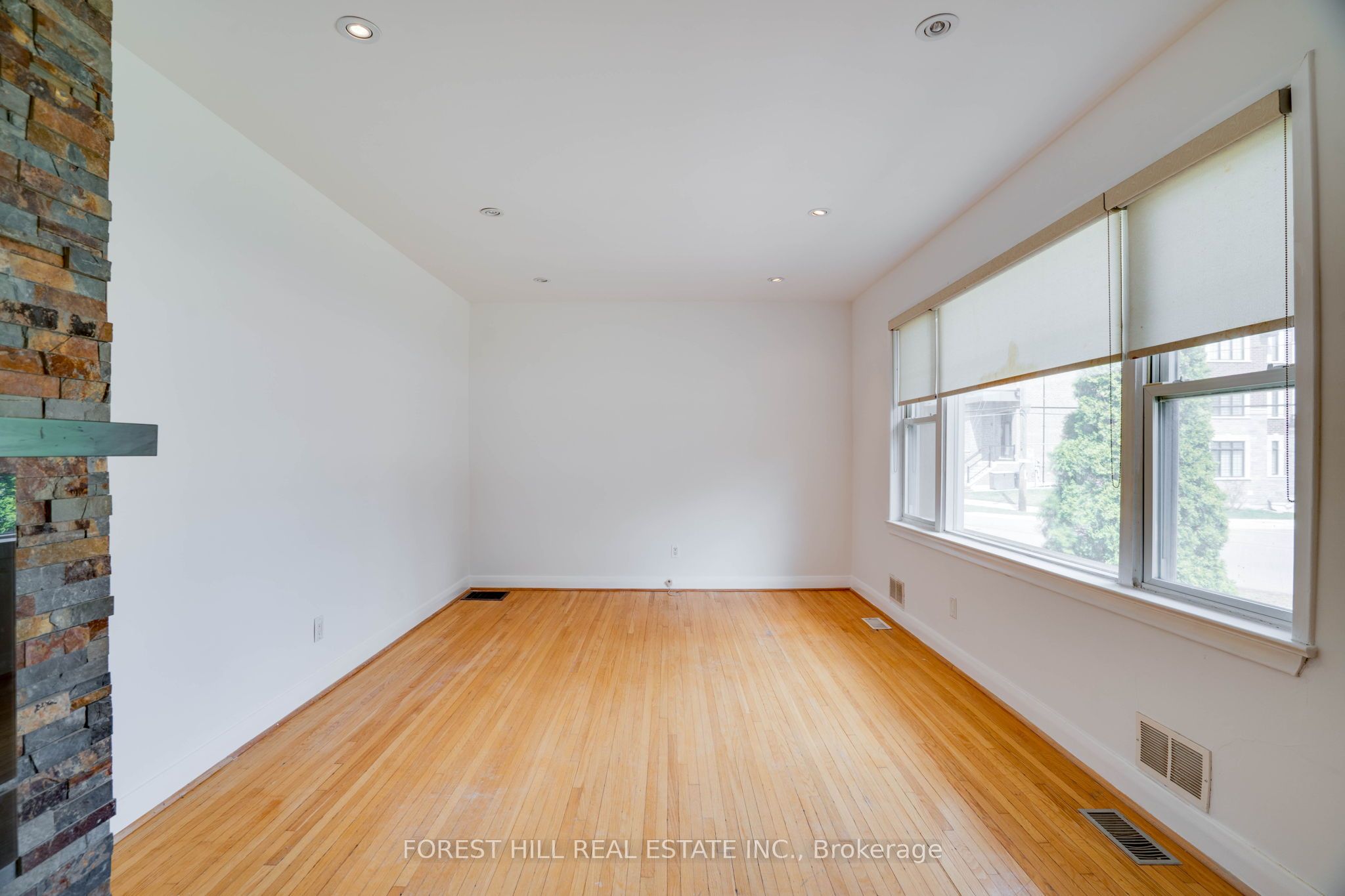 12 Glen Agar Drive Property Photo 13