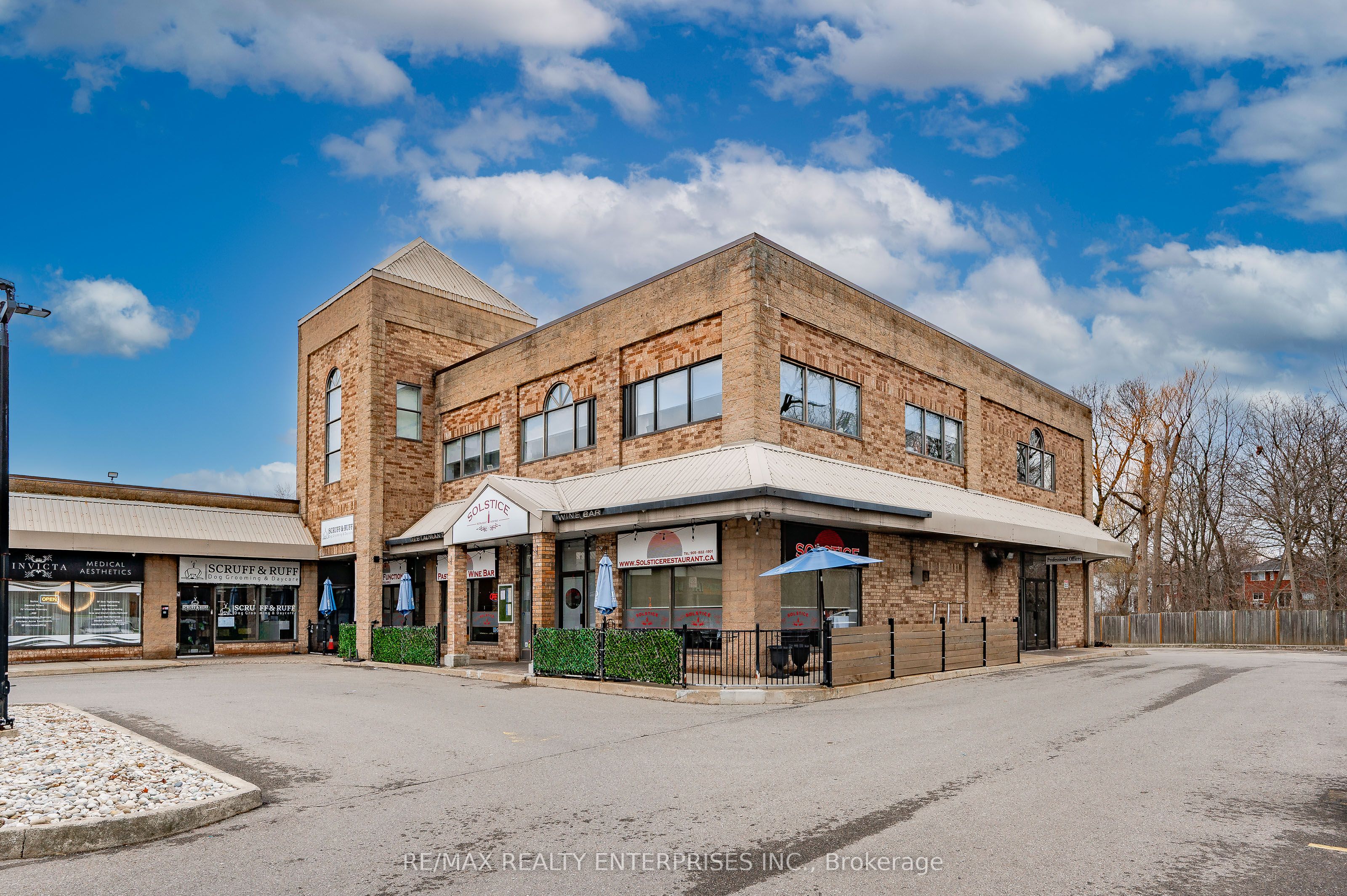 1801 Lakeshore Road W 13/14/17 Property Photo 1