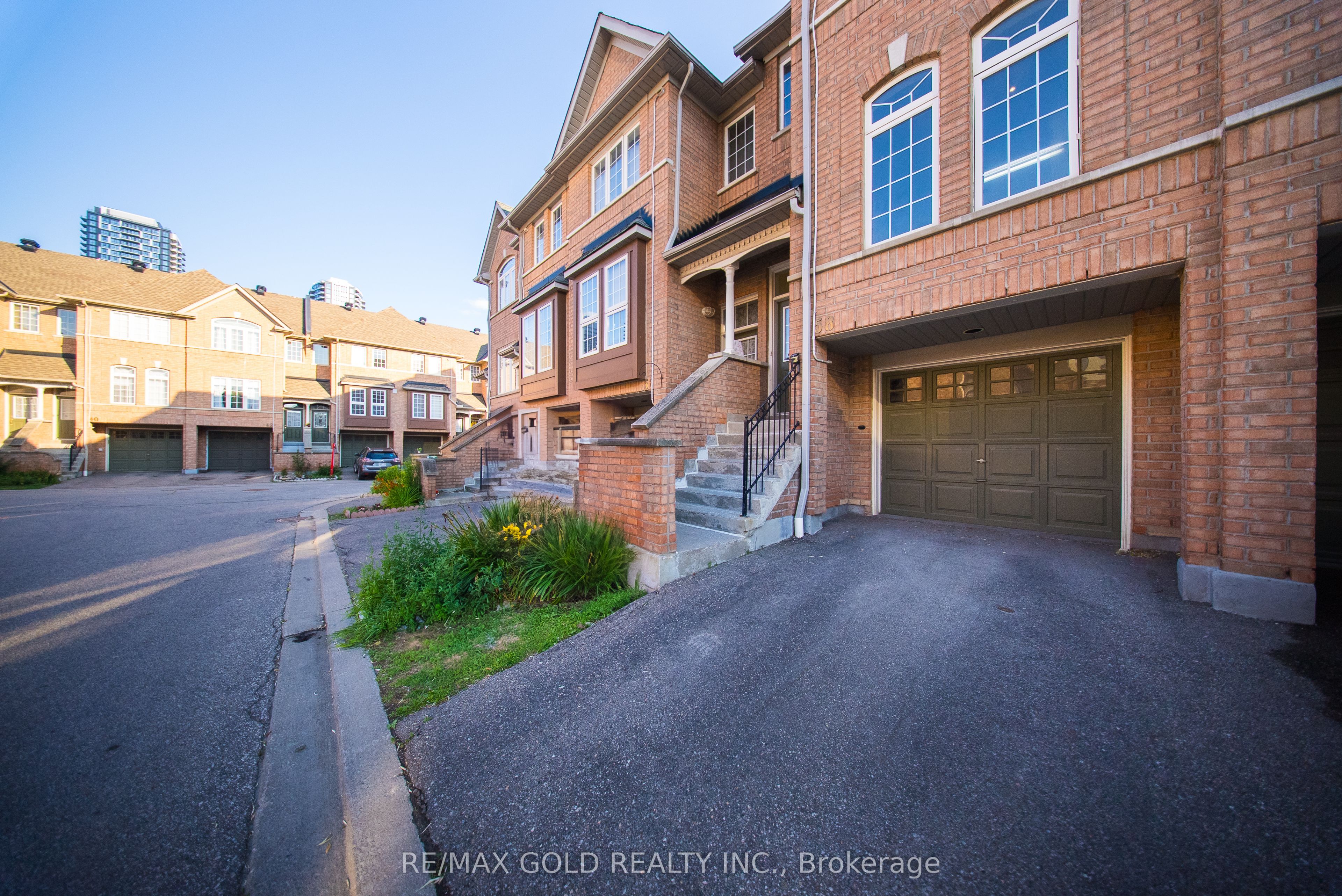 50 Strathaven Drive 58 Property Photo 2