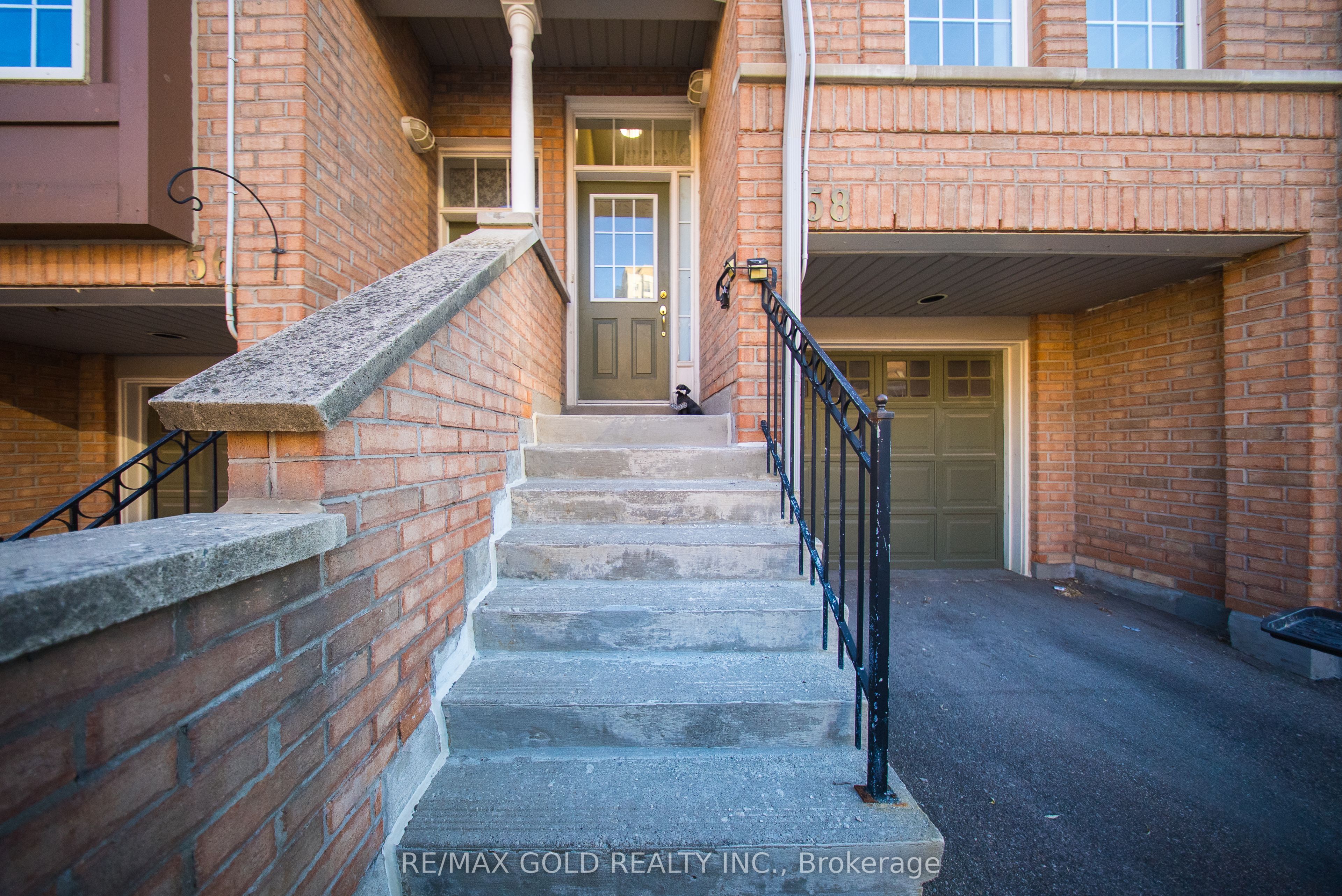 50 Strathaven Drive 58 Property Photo 3