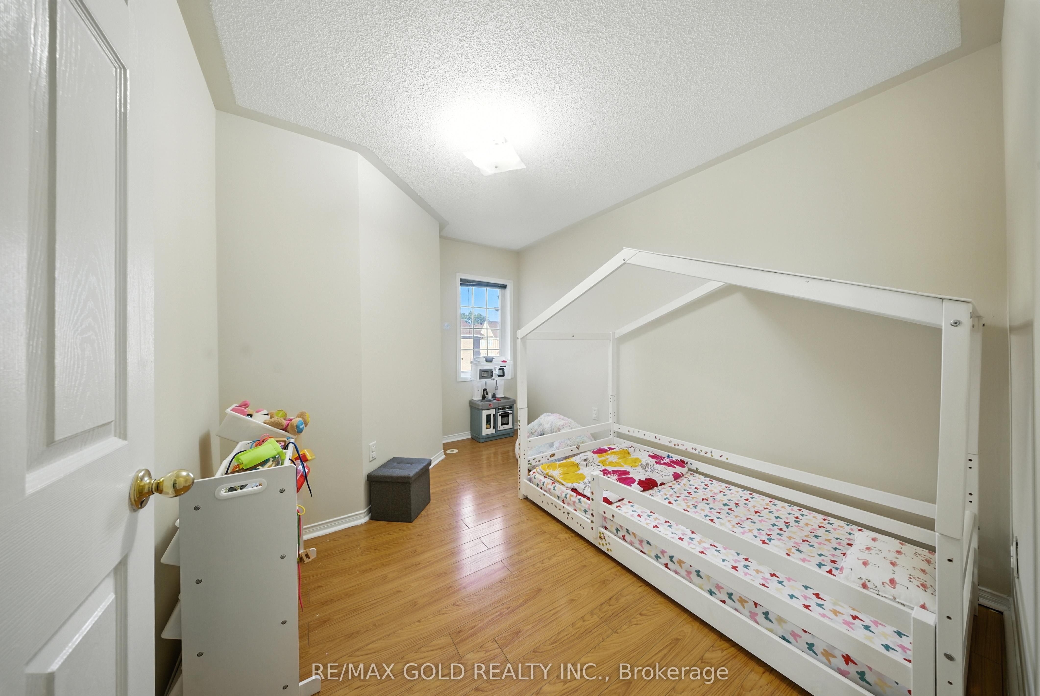 50 Strathaven Drive 58 Property Photo 16