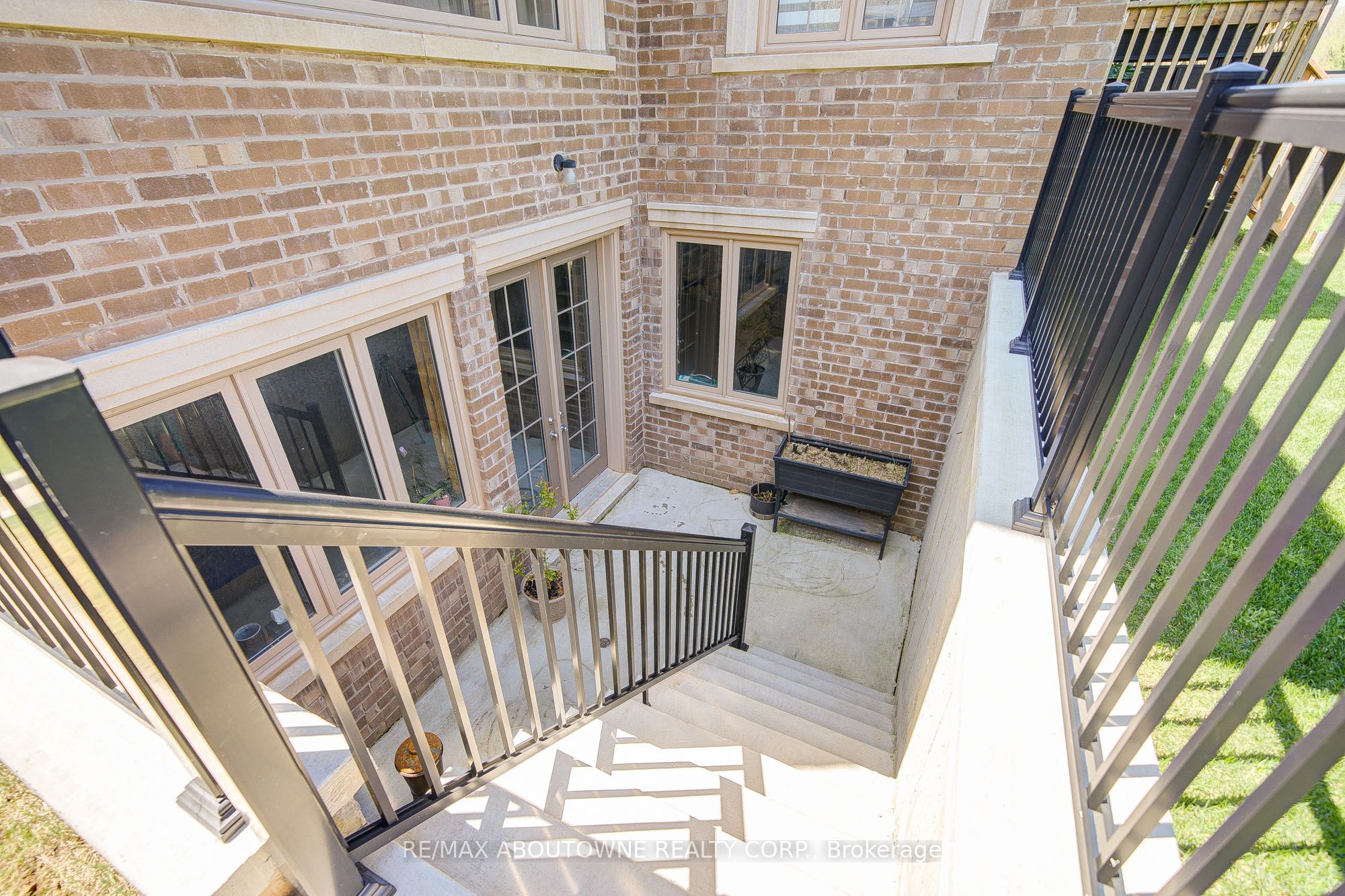 2359 Saw Whet Boulevard Property Photo 42