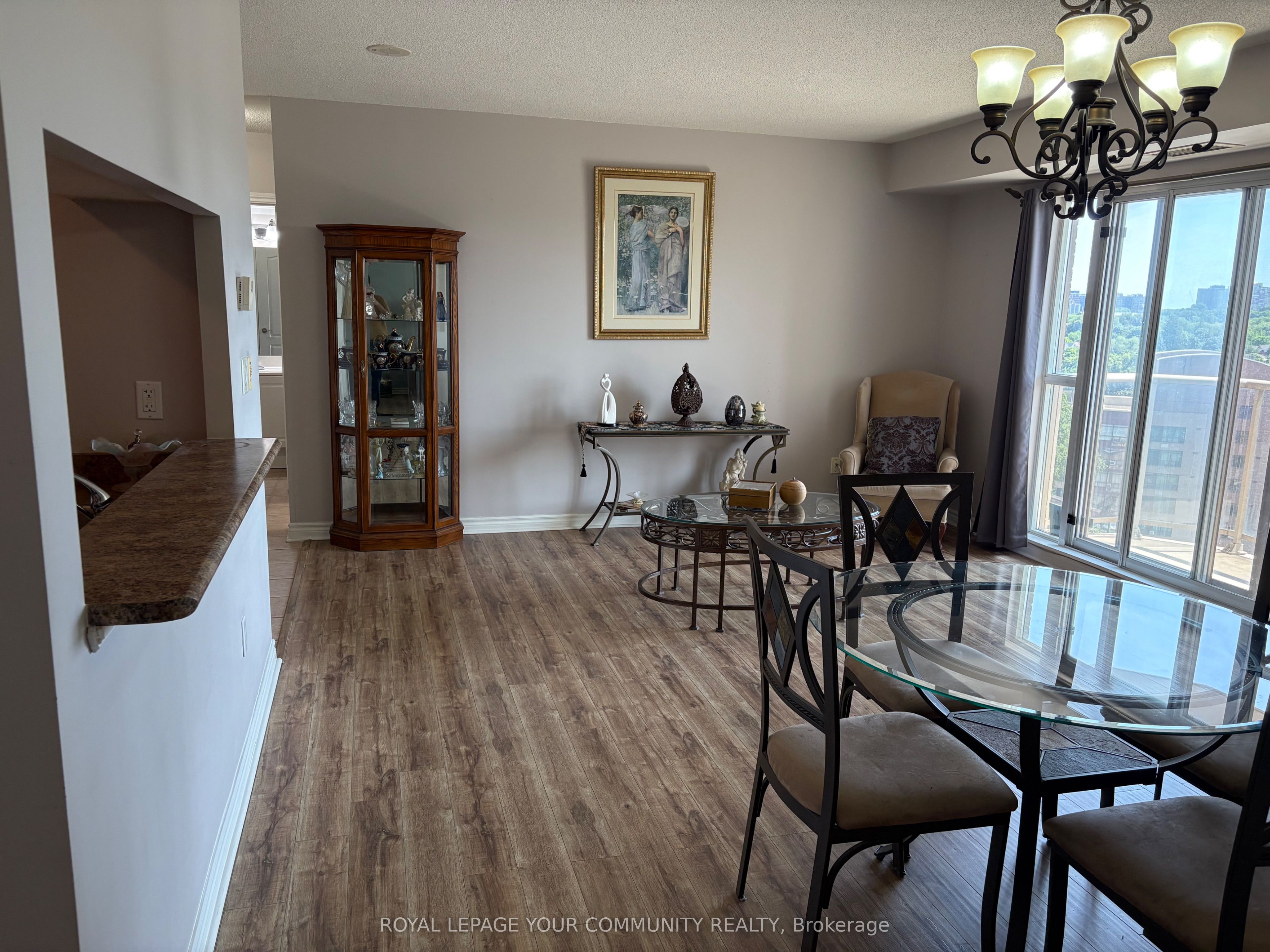 2088 Lawrence Avenue W 908 Property Photo 8