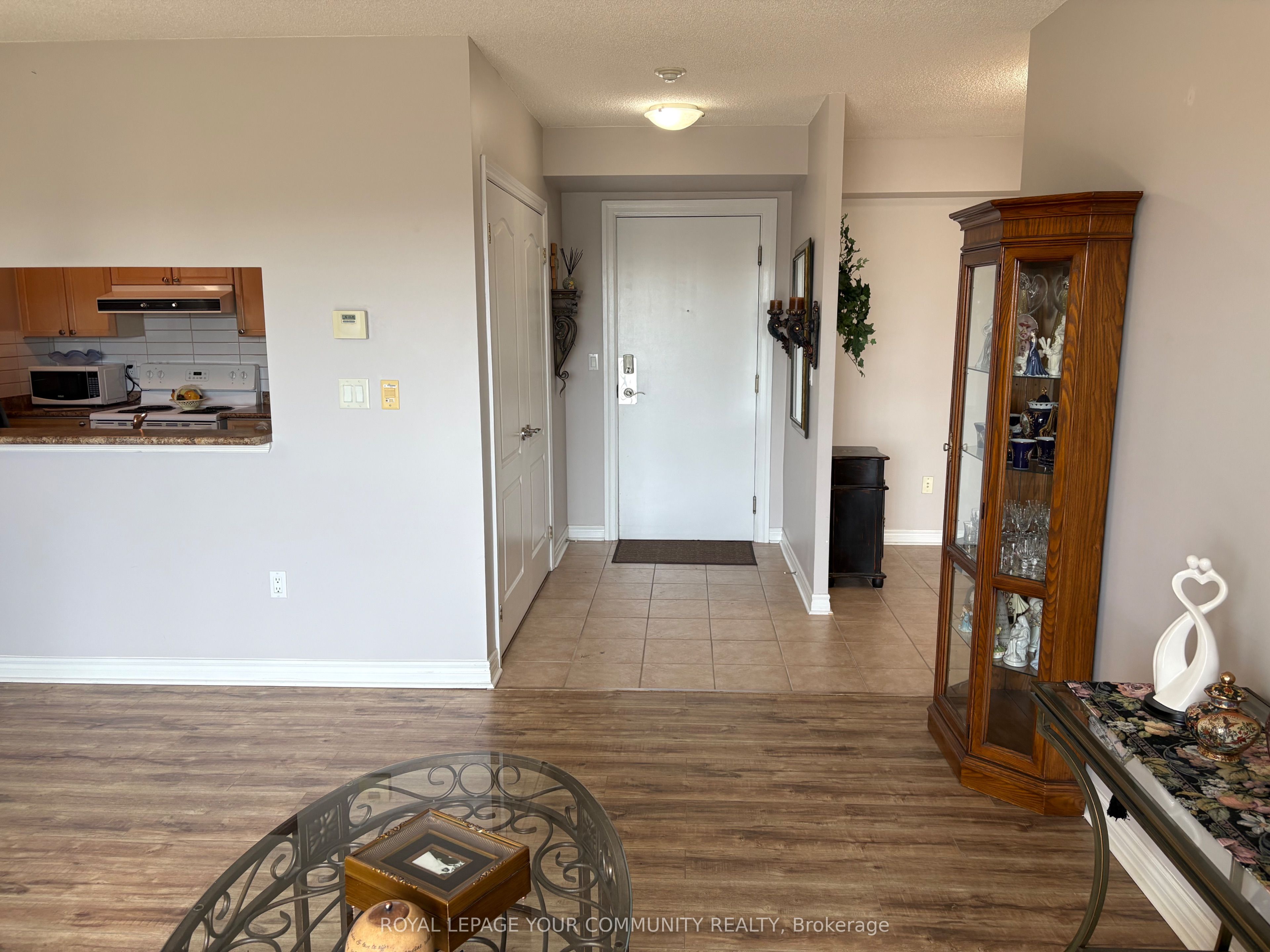 2088 Lawrence Avenue W 908 Property Photo 10