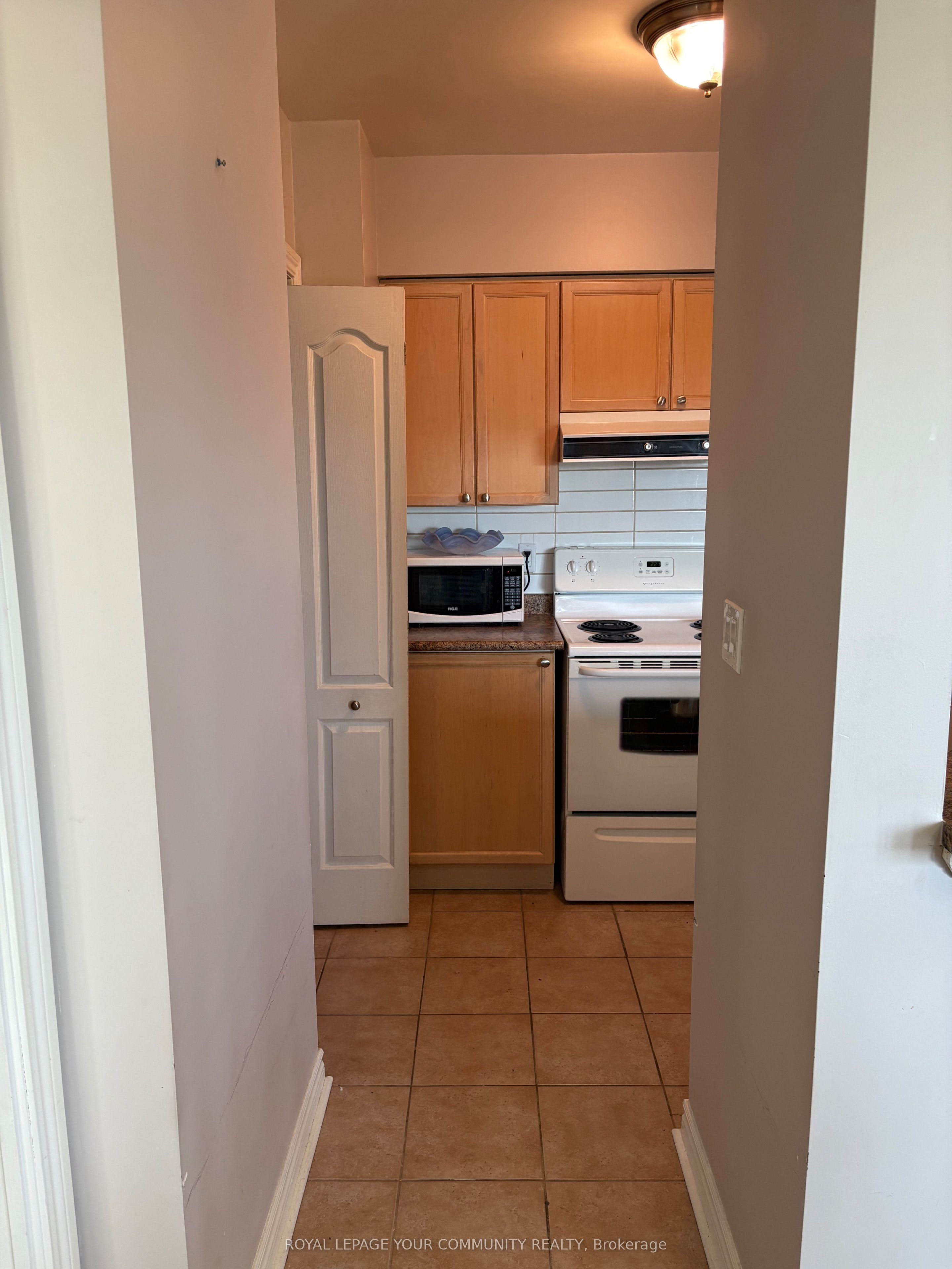 2088 Lawrence Avenue W 908 Property Photo 20