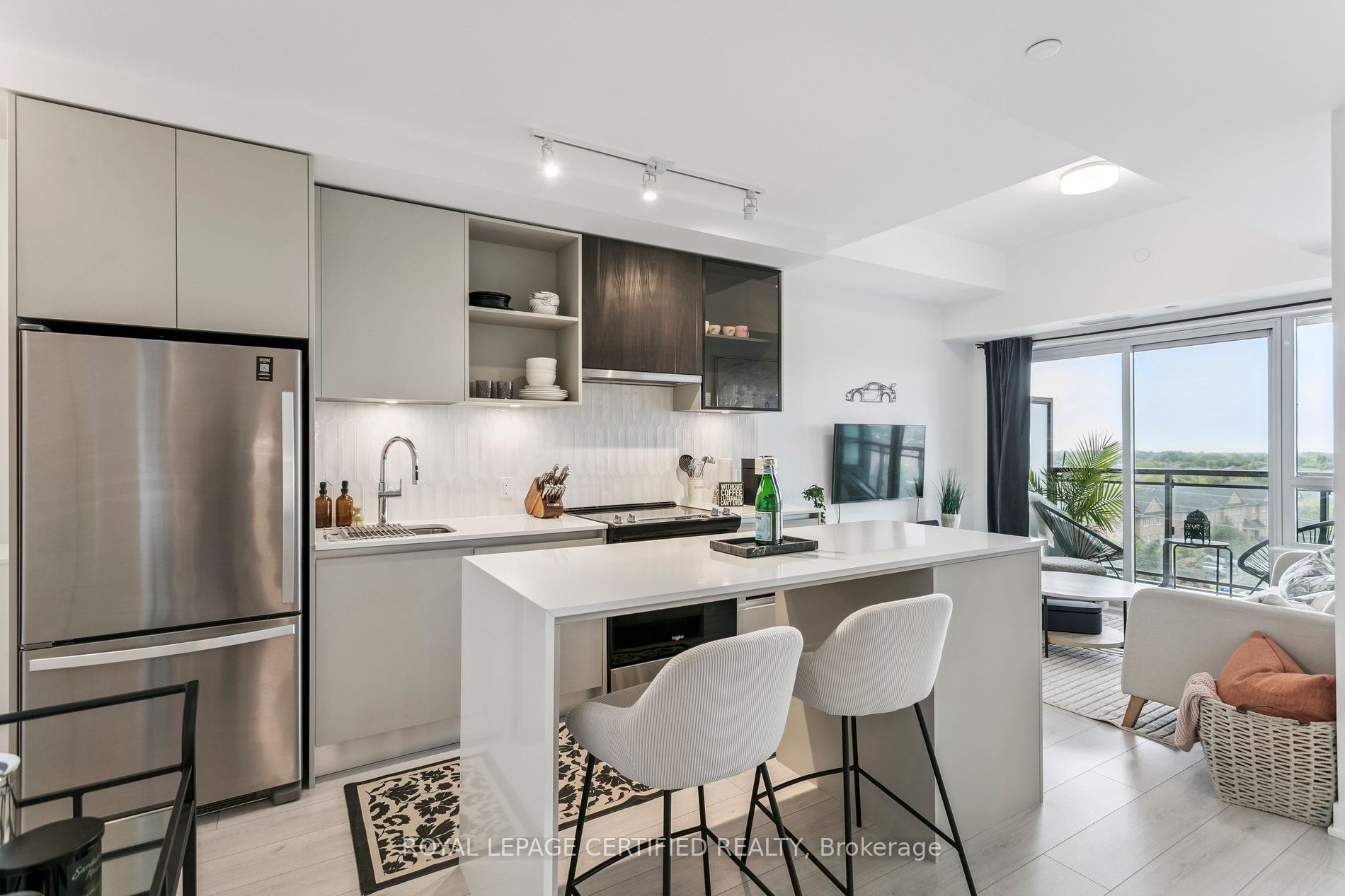395 Dundas Street W 509 Property Photo 1