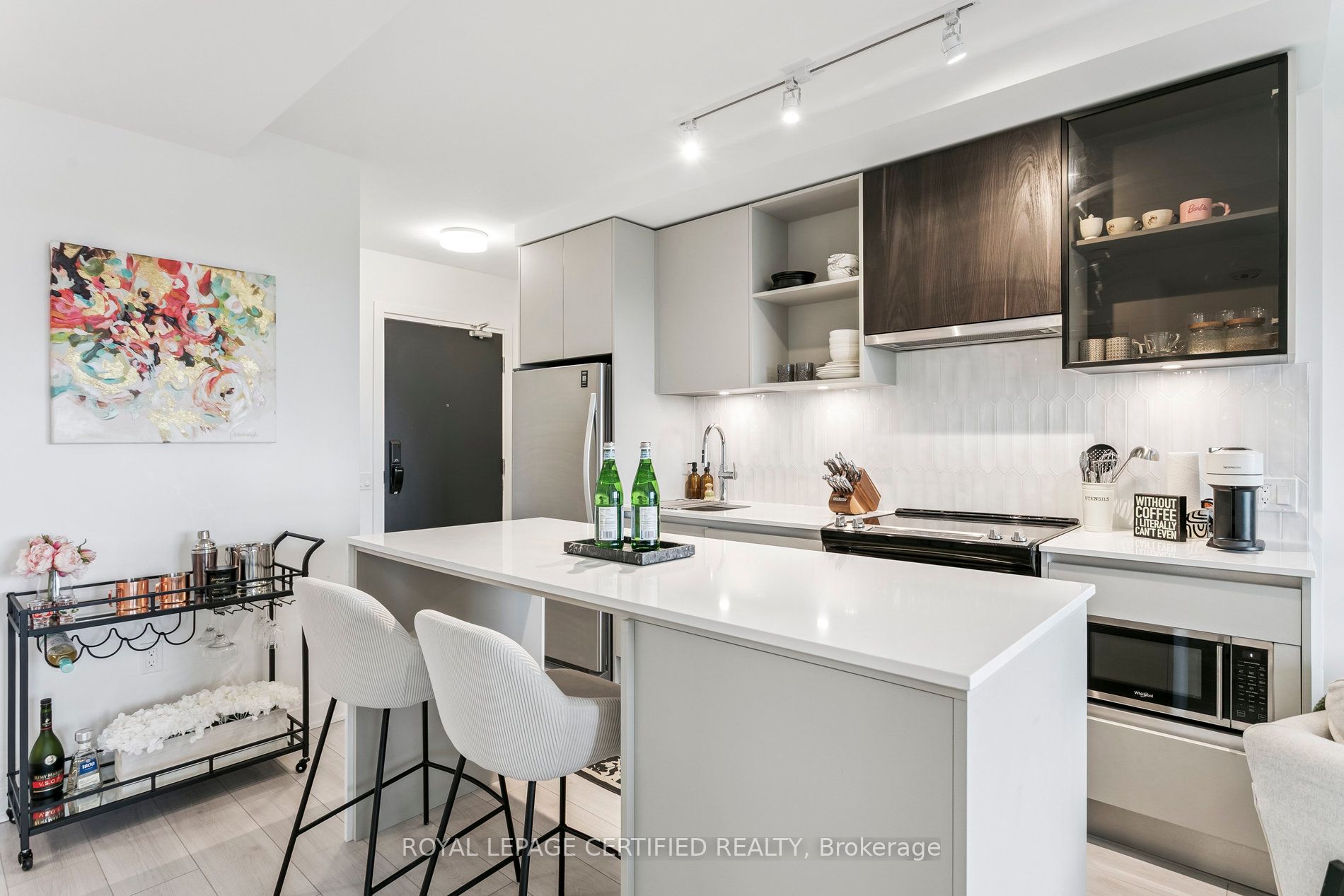395 Dundas Street W 509 Property Photo 8