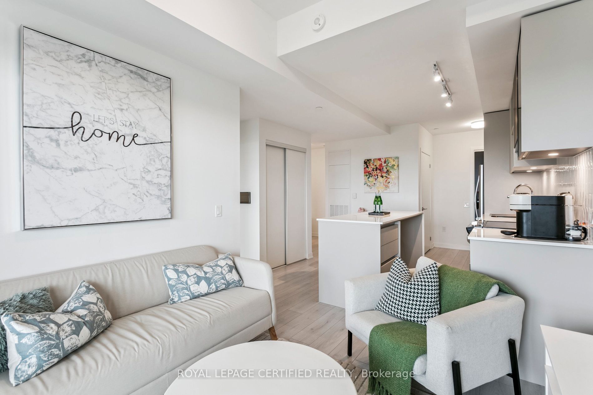 395 Dundas Street W 509 Property Photo 19