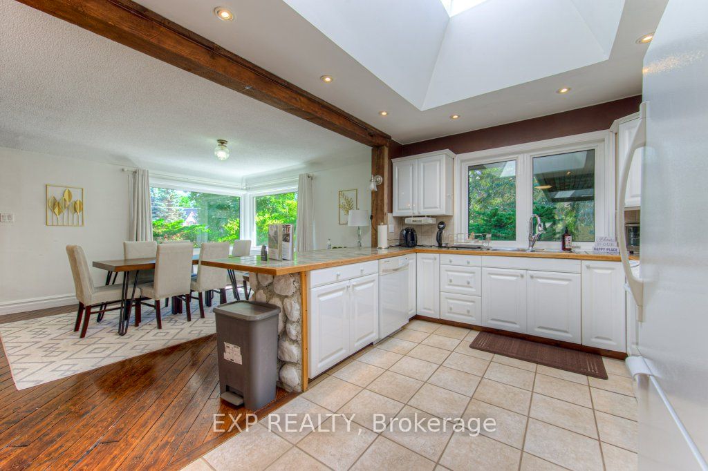 4187 Lakeshore Road Property Photo 17