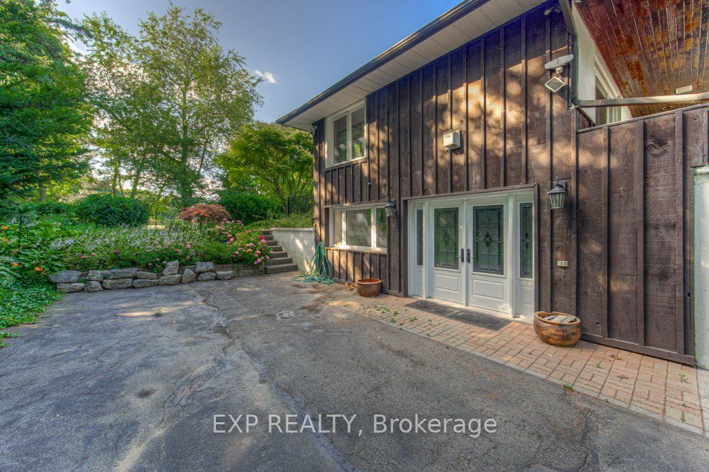 4187 Lakeshore Road Property Photo 38