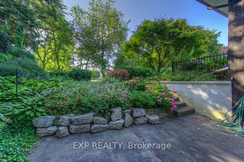 4187 Lakeshore Road Property Photo 40