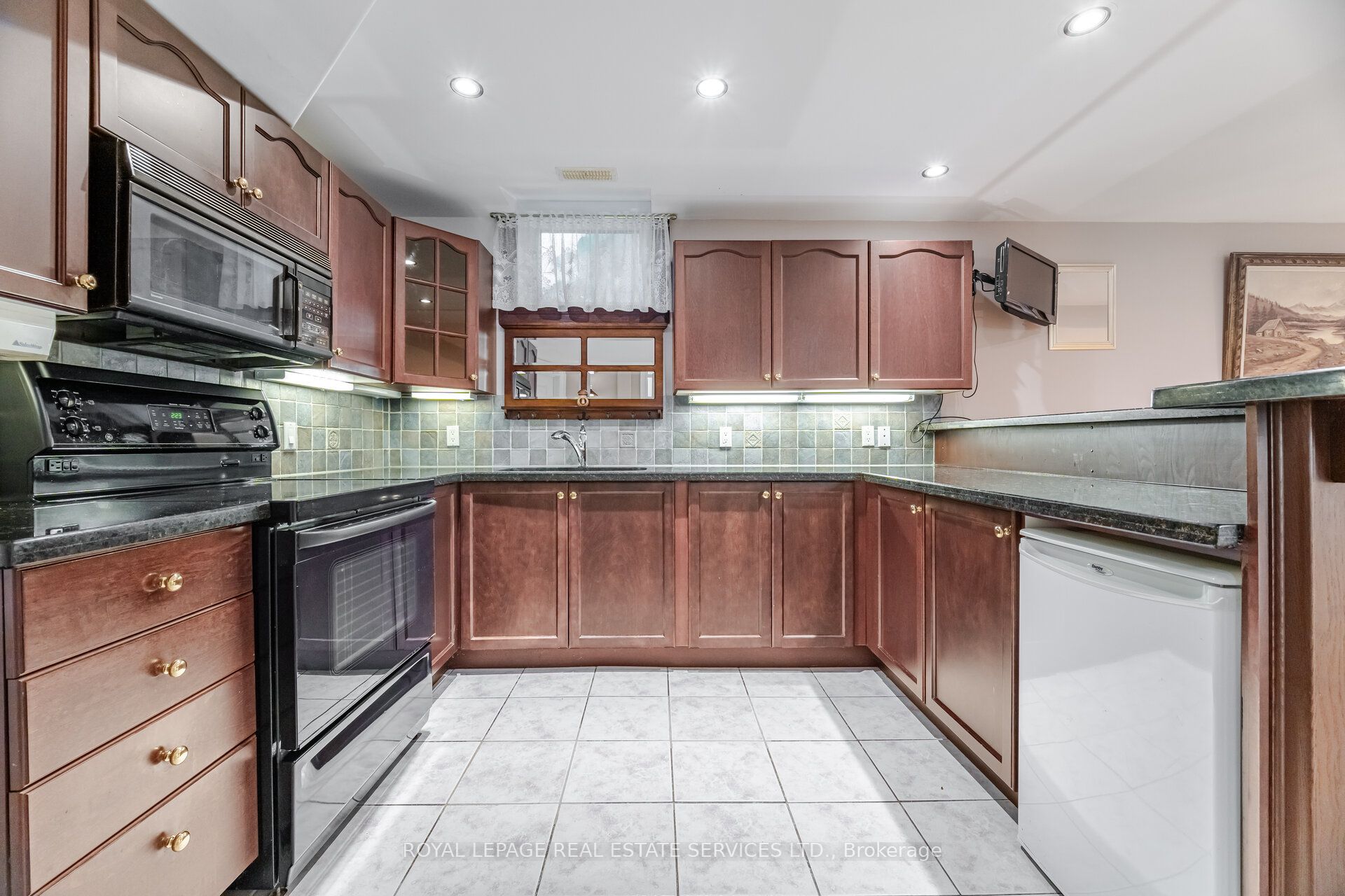 217 Cossack Court Property Photo 30