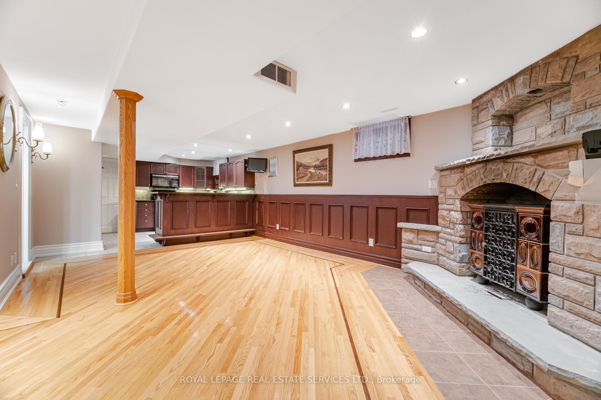 217 Cossack Court Property Photo 32
