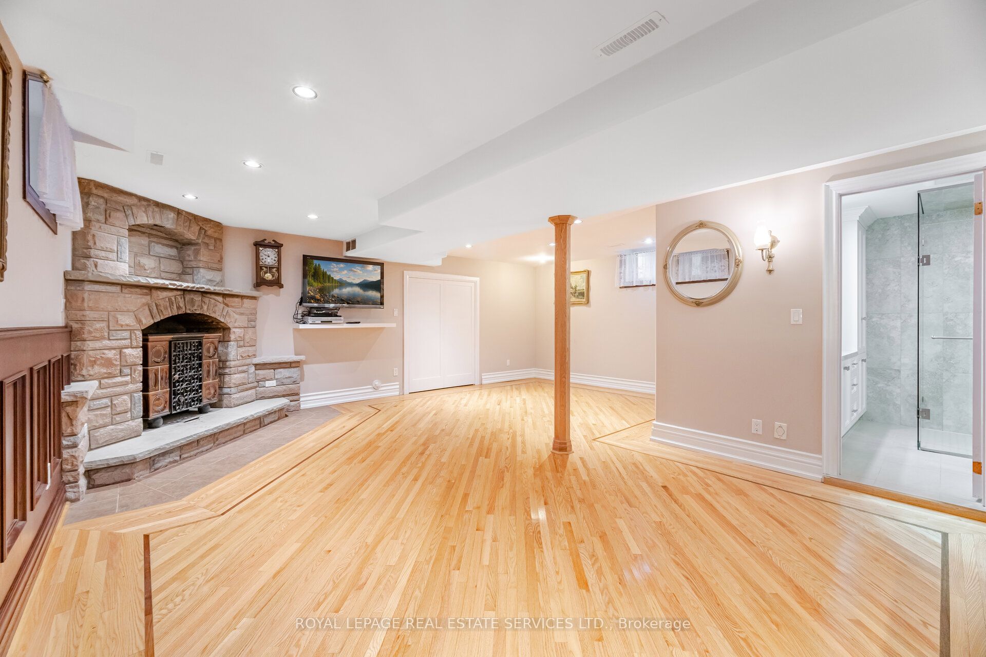 217 Cossack Court Property Photo 33