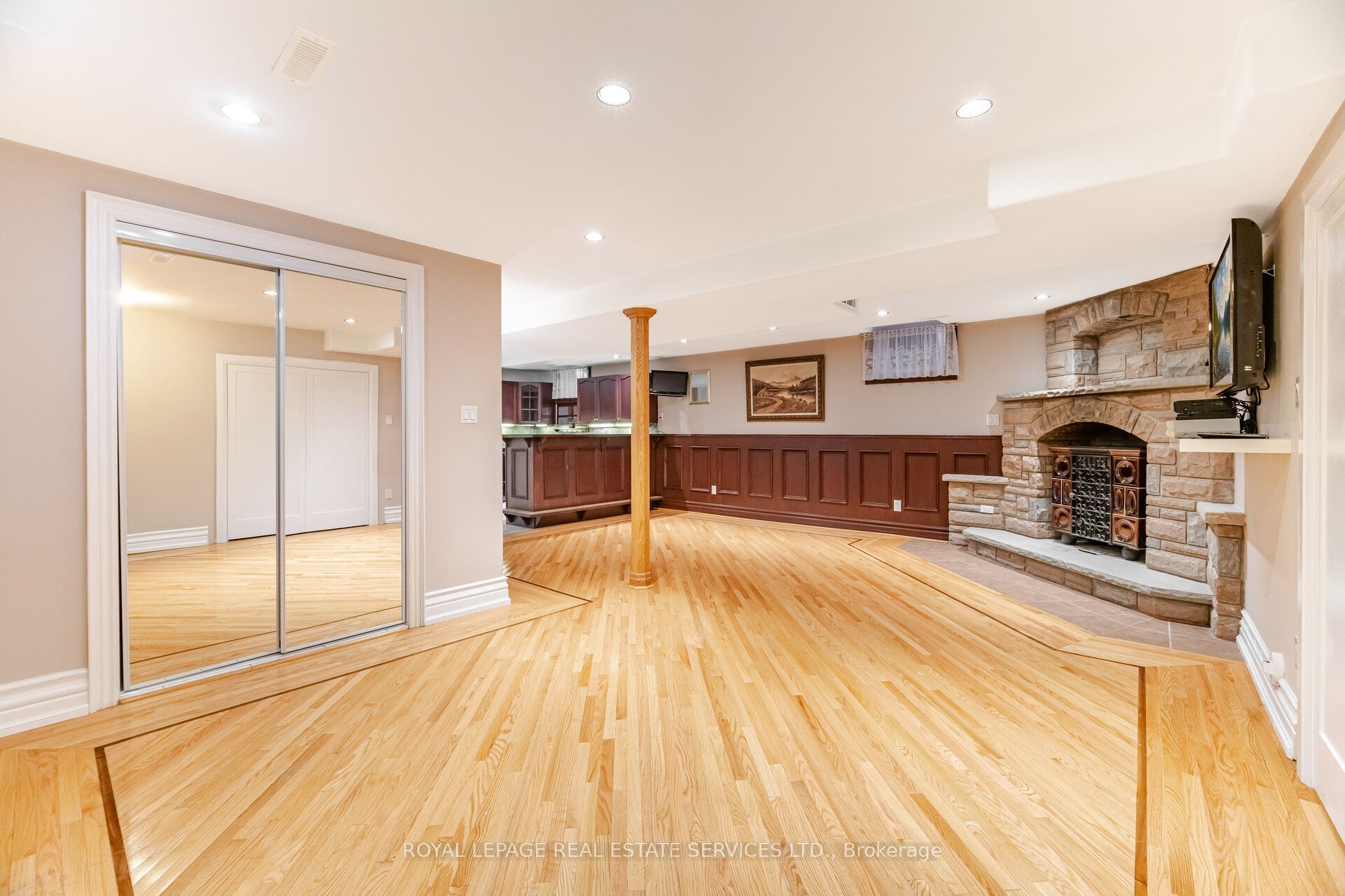 217 Cossack Court Property Photo 34