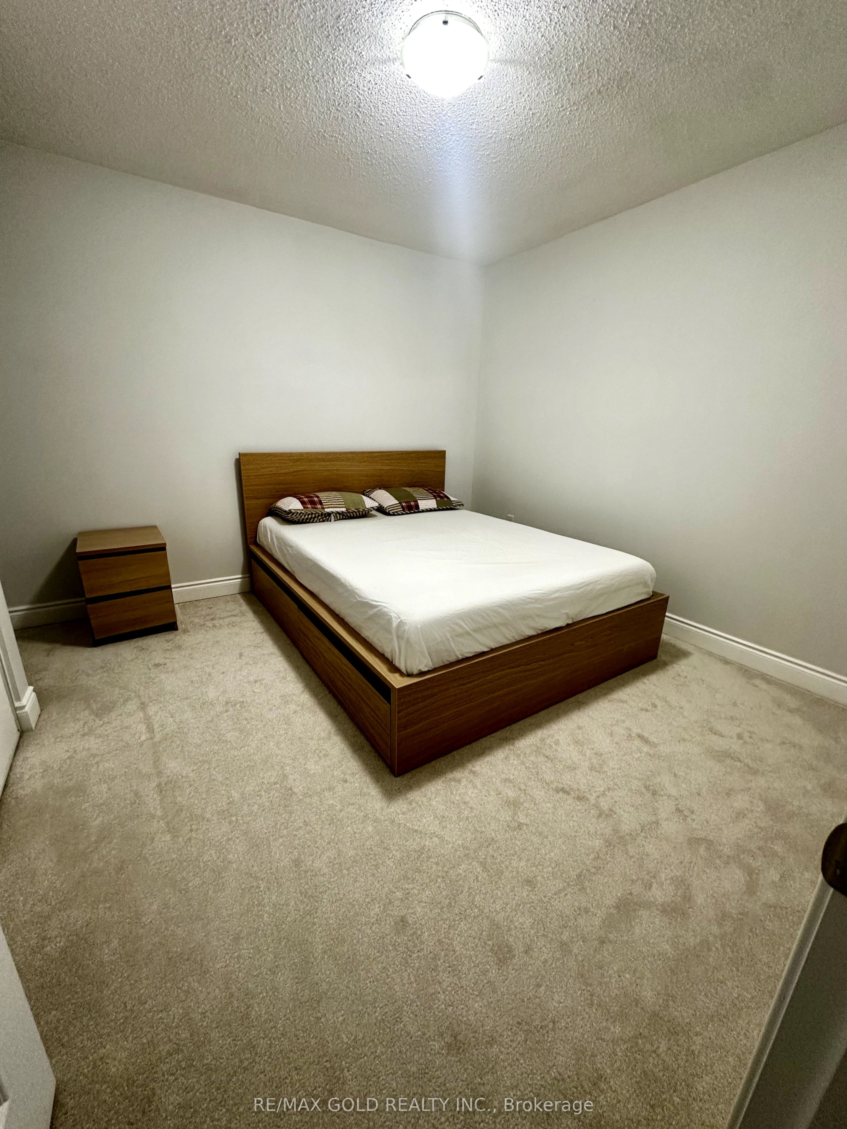 812 Fowles Court Property Photo 13