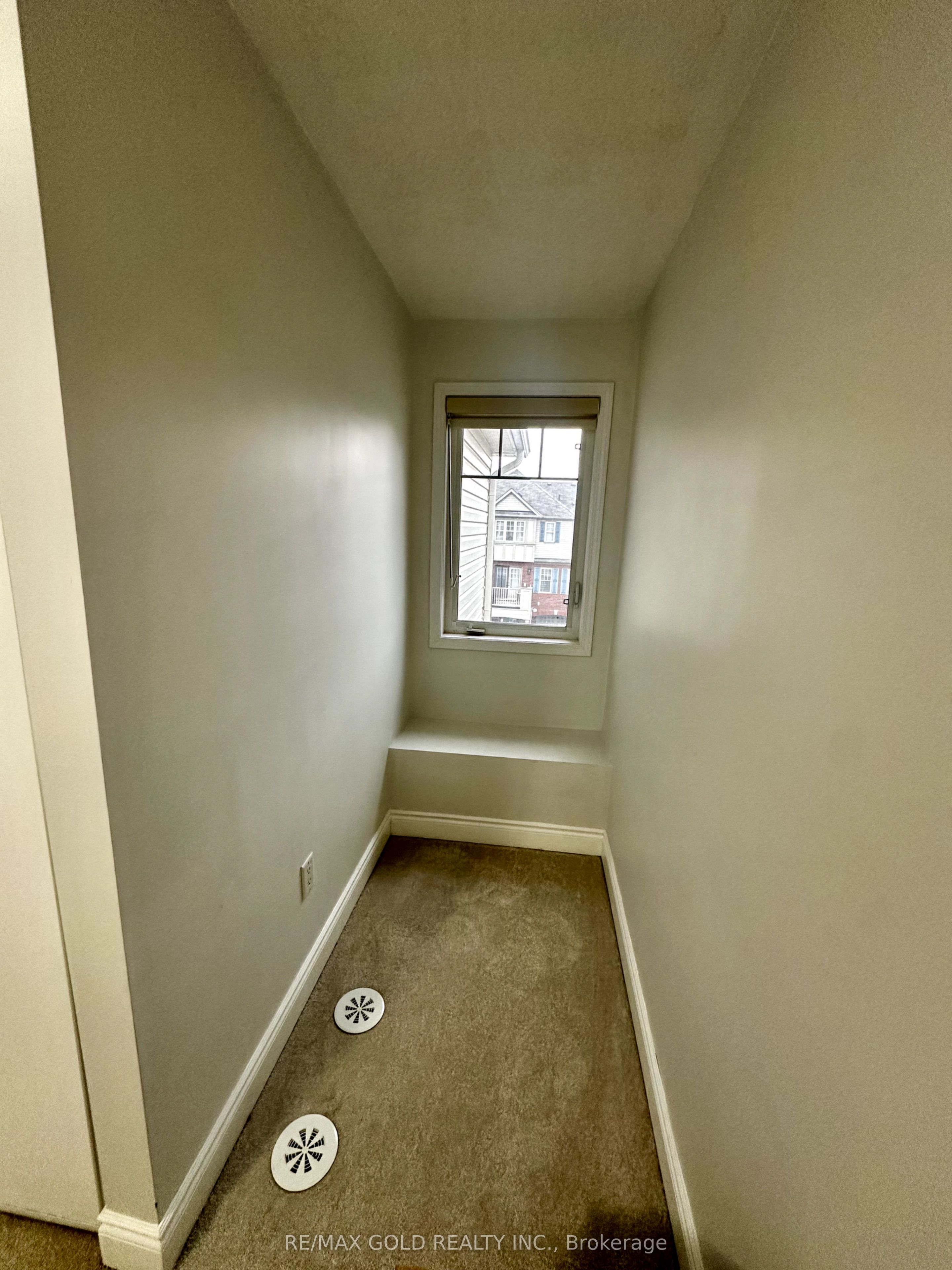 812 Fowles Court Property Photo 16