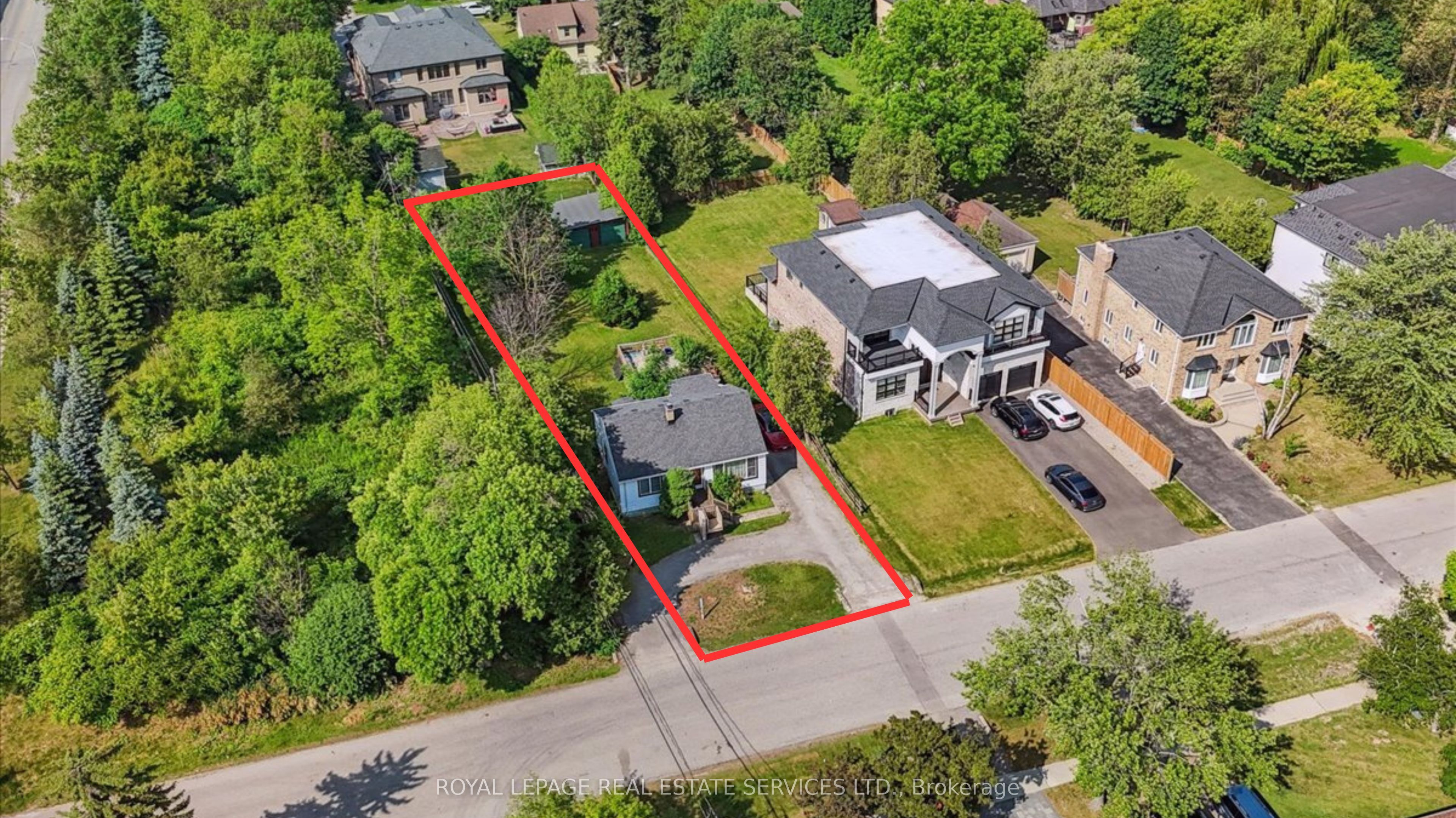 1020 Kent Avenue Property Photo 1