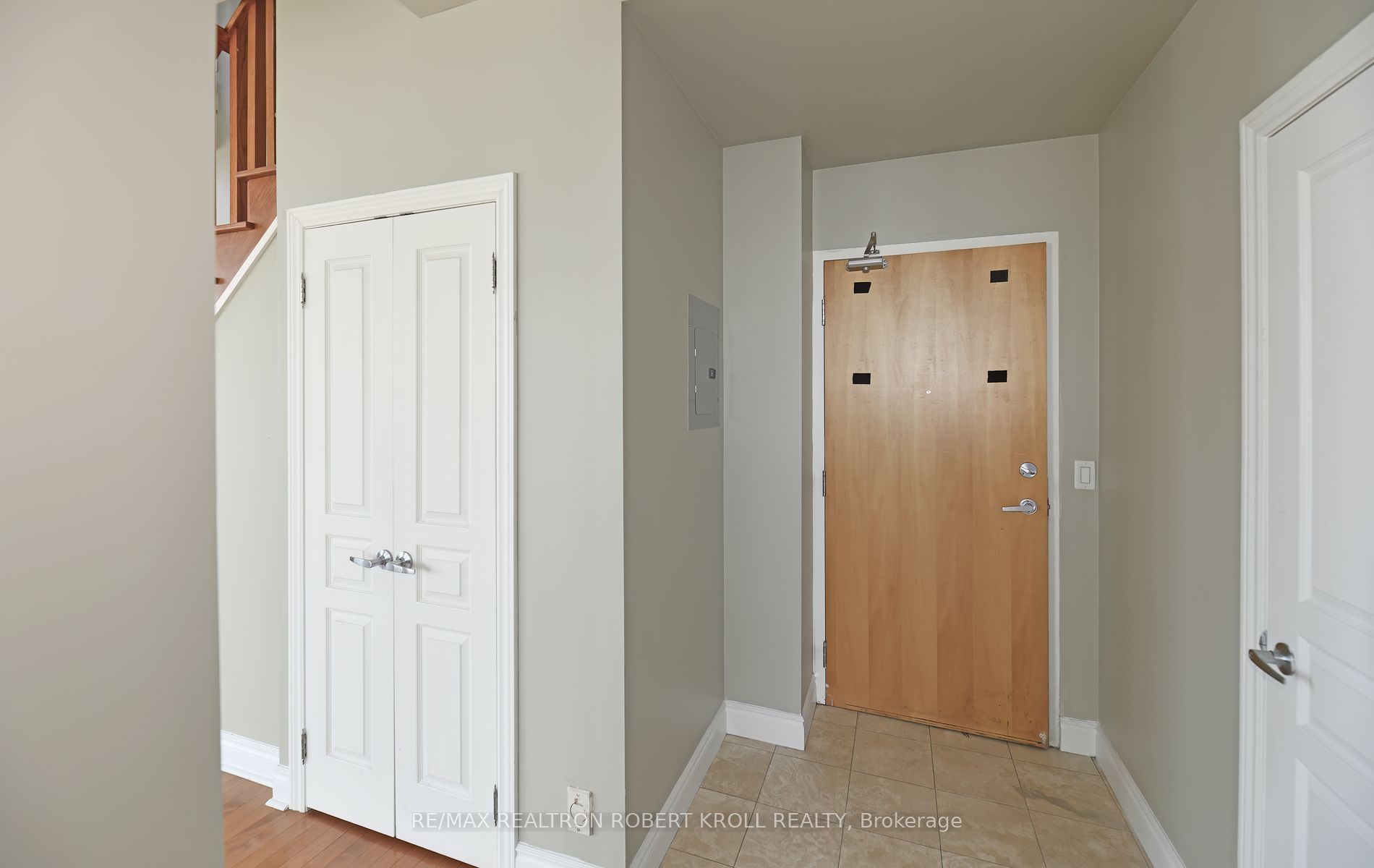 3939 Duke Of York Boulevard Ph 7 Property Photo 2