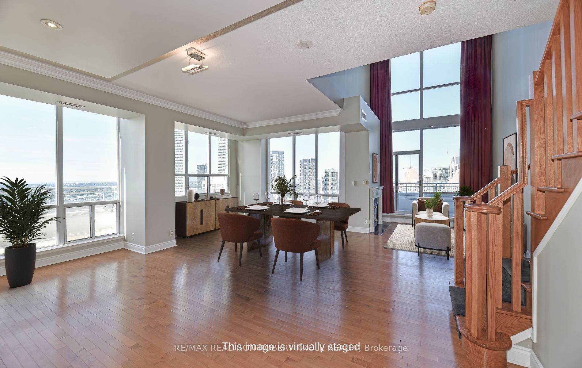 3939 Duke Of York Boulevard Ph 7 Property Photo 4