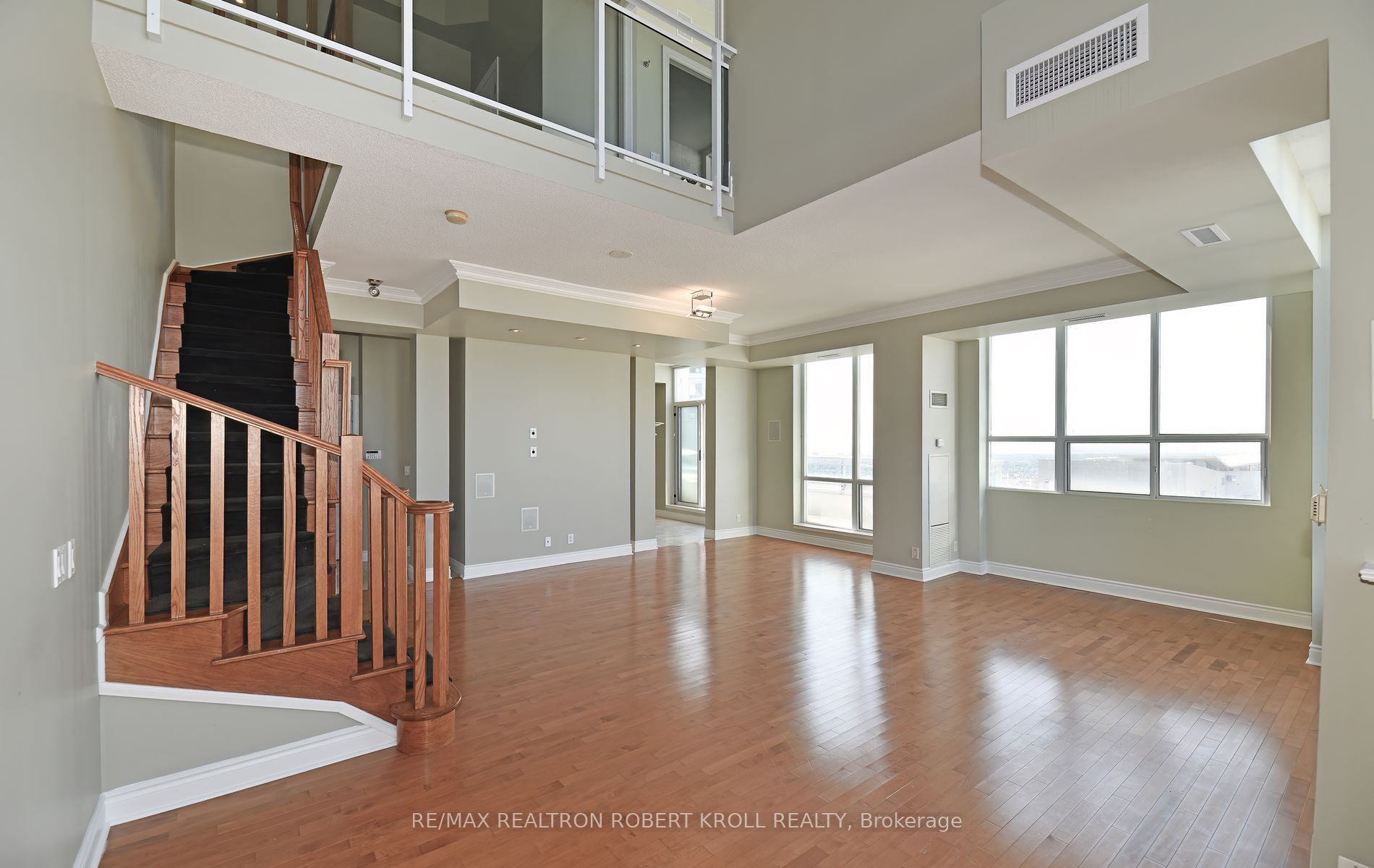 3939 Duke Of York Boulevard Ph 7 Property Photo 10