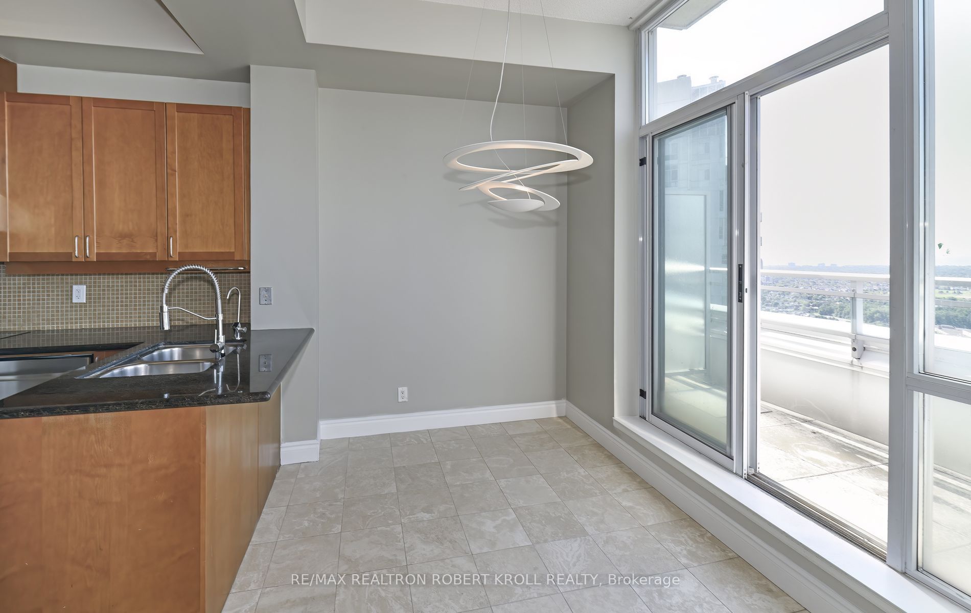 3939 Duke Of York Boulevard Ph 7 Property Photo 13