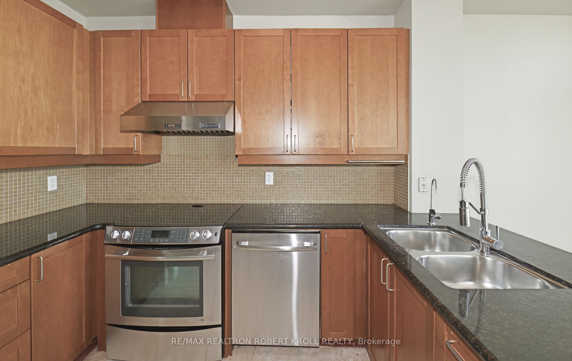 3939 Duke Of York Boulevard Ph 7 Property Photo 15